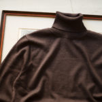 Cuervo(クエルボ) Sartoria Collection (サルトリア コレクション) John (ジョン) 12G WOOL (12ゲージウール) タートルネック セーター BROWN (ブラウン) MADE IN JAPAN (日本製) 2019 秋冬新作のイメージ