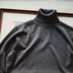 Cuervo(クエルボ) Sartoria Collection (サルトリア コレクション) John (ジョン) 12G WOOL (12ゲージウール) タートルネック セーター CHACOAL (チャコール)  MADE IN JAPAN (日本製) 2019 秋冬新作のイメージ