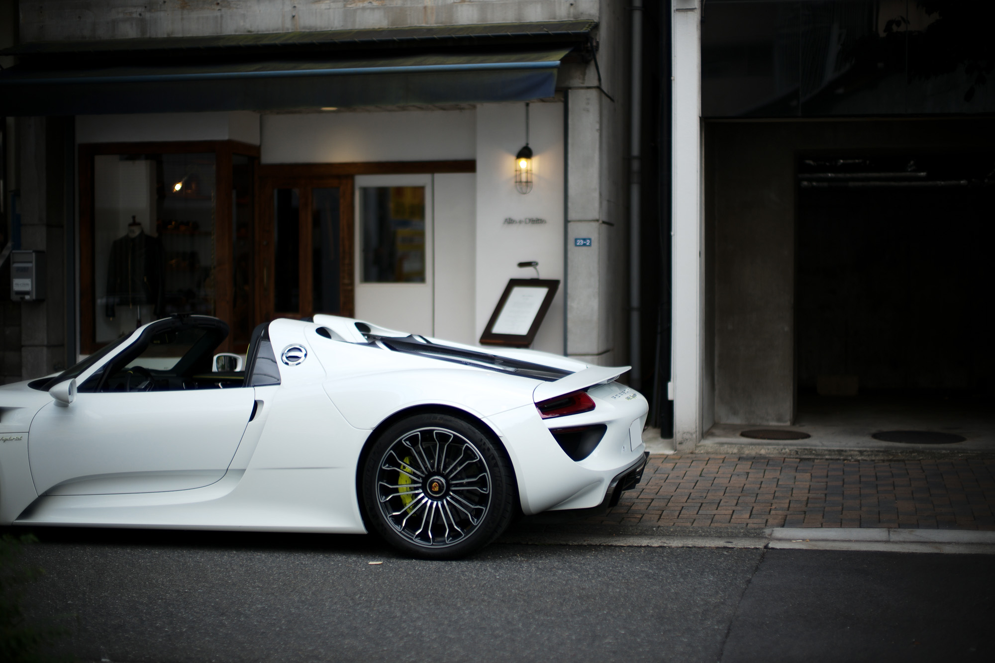 Porsche 918 Spyder ポルシェ 918スパイダー ハイブリッド車 ポルシェ917 スーパーカー PHV搭載 最高速度345km/h 最高出力887馬力 4.6リッターV8気筒 918台 限定販売 稀少価値 愛知 名古屋 altoediritto アルトエデリット