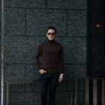 cuervo bopoha(クエルボ ヴァローナ) Sartoria Collection (サルトリア コレクション) Lucy(ルーシー) Silk Cashmere Turtle Neck Sweater (シルクカシミヤ タートルネックセーター) ハイゲージ ニット セーター BROWN (ブラウン)  2019 秋冬新作のイメージ