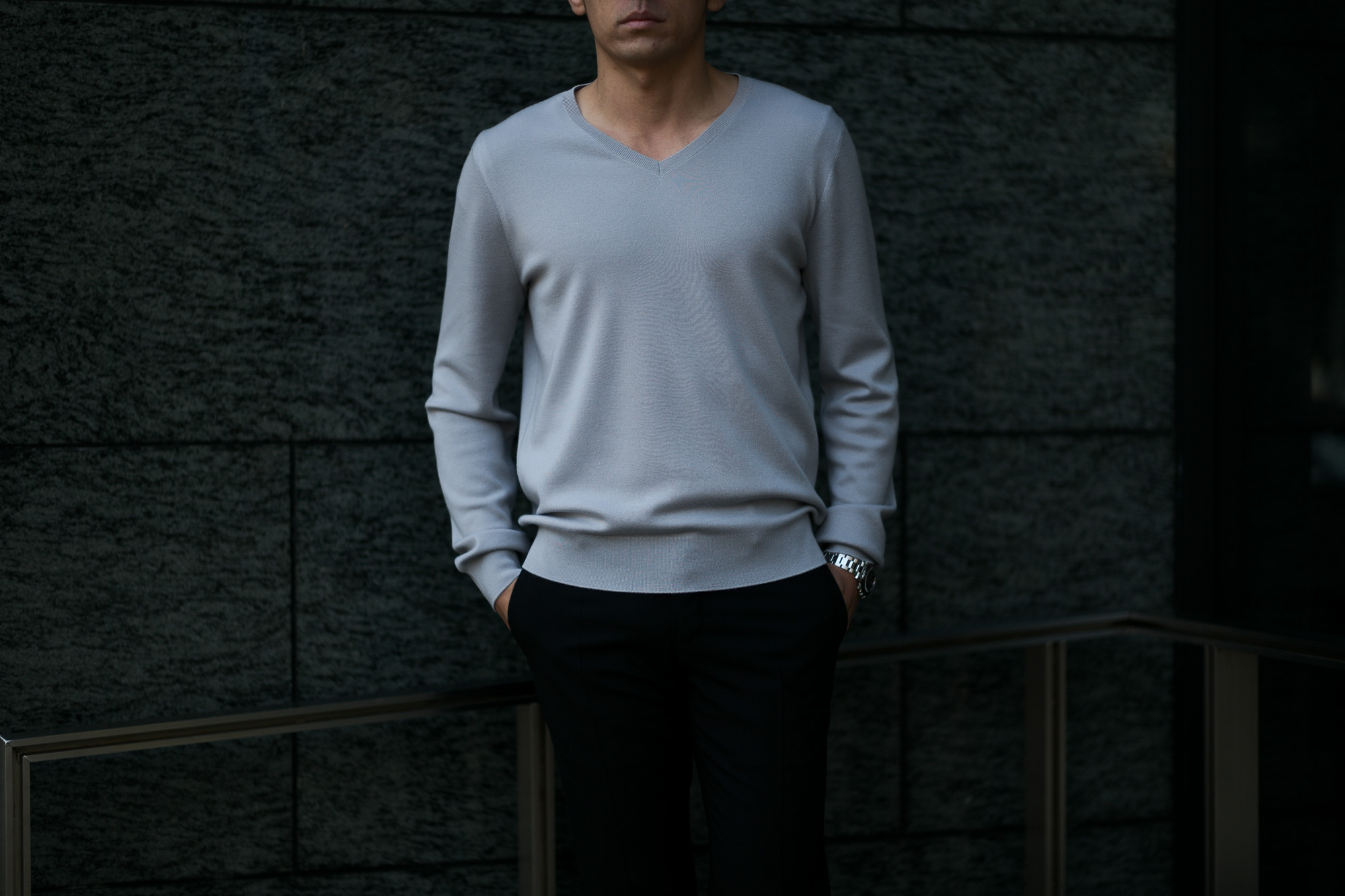 MANRICO CASHMERE(マンリコカシミア) "Super Cashmere" V Neck Sweater M040 0001 スーパーカシミヤ Vネック セーター BLACK(ブラック),SNOW WHITE(スノーホワイト),DRESS BLUES(ドレスブルー),ROYAL BLUE(ロイヤルブルー),SABLE(グレージュ),GREY STONE(ダークグレー),AZTEC(ブラウン),CAMEL(キャメル),KOMBU GREEN(グリーン),YELLOW(イエロー),GRENADINE(オレンジ),HIGH RISK RED(ハイリスクレッド) MADE IN ITALY(イタリア製) 2020AW マンリコカシミア スーパーカシミア クルーネックセーター カシミヤ 愛知 名古屋 altoediritto アルトエデリット