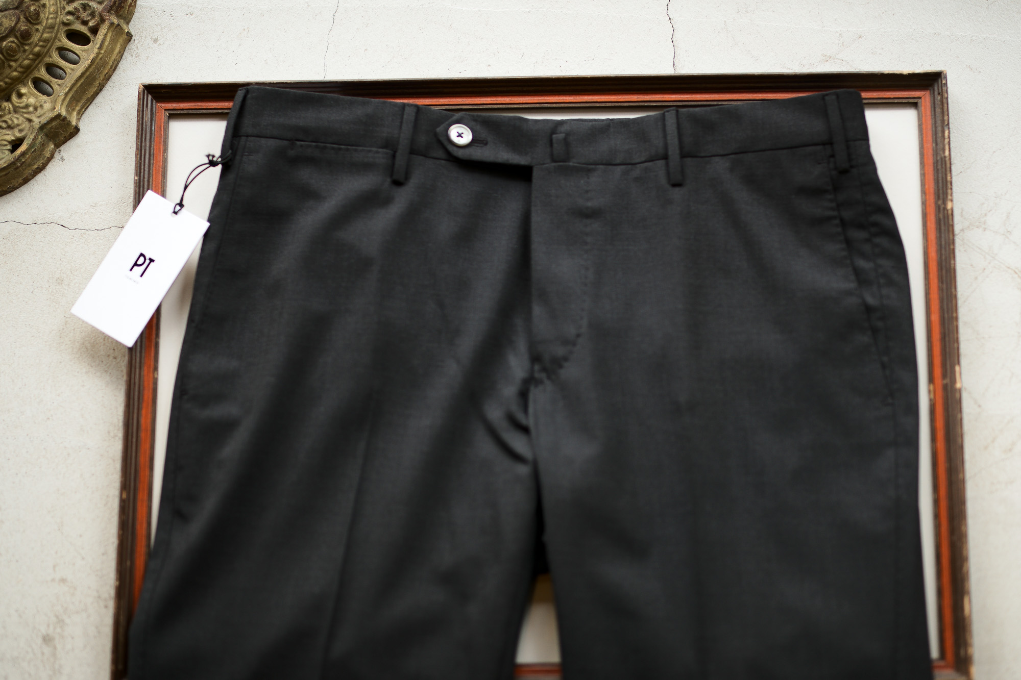 PT TORINO(ピーティートリノ) TRAVELLER (トラベラー) SUPER SLIM FIT (スーパースリムフィット) WASHABLE TECHNO WOOL ストレッチ ウォッシャブル トロピカル サマーウール スラックス CHACOAL GRAY (チャコールグレー・0260) 2020 春夏新作 pttorino 愛知 名古屋 altoediritto アルトエデリット