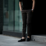 cuervo bopoha (クエルボ ヴァローナ) Sartoria Collection (サルトリア コレクション) Brad (ブラッド) Super 120’s WASHABLE TROPICAL WOOL ウォッシャブル ストレッチ トロピカルウール サマーウール スラックス OLIVE (オリーブ) MADE IN JAPAN (日本製) 2020 春夏のイメージ