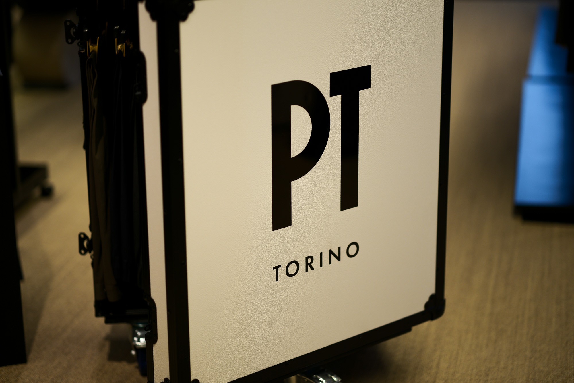 PT TORINO / ピーティートリノ (2020 秋冬 メイン 展示会) 愛知 名古屋 altoediritto アルトエデリット スラックス ジャージ ACTIVE KULT TRAVEL ナイロンスラックス PT TORINO DENIM デニム ブラックデニム グレーデニム