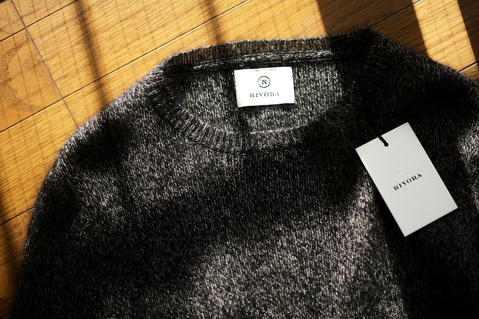 RIVORA / リヴォラ (2020 秋冬 展示会) R22-MKT005 GENTLE KNIT Round Neck 010 Black R22-MKT006 GENTLE KNIT High Neck 010 Black カシミヤ モヘア シルク クルーネック タートルネック 栗生田弓 YUMIAOTA altoediritto アルトエデリット ニット