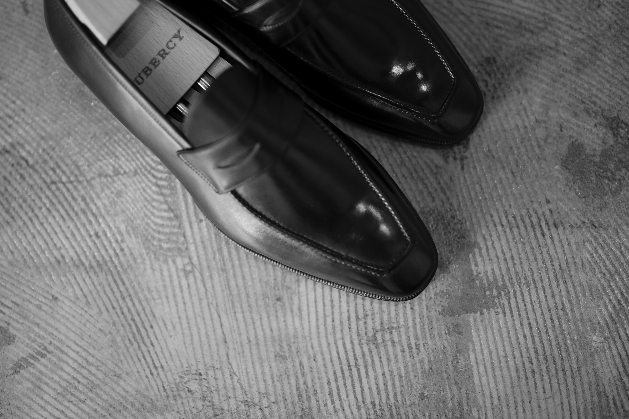 AUBERCY // "LUPIN" 3565 Coin Loafer Nero 2020AW オーベルシー ルパン ヴィッテロレザー カーフレザー コインローファー ブラック ローファー ドレスシューズ 日本代理店 愛知 名古屋 altoediritto アルトエデリット