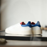 GHOUD(ゴード) LOB01 LOW MAN レザースニーカー WHITE/BLUE/RED(ホワイト/ブルー/レッド) 2020 春夏新作のイメージ