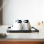 NATIONAL STANDARD (ナショナルスタンダード) EDITION 4 NAVY BANDE レザースニーカー WHITE × NAVY (ホワイト × ネイビー・005) 2020 春夏新作のイメージ