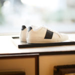 NATIONAL STANDARD (ナショナルスタンダード) EDITION 4 NAVY BANDE レザースニーカー WHITE × NAVY (ホワイト × ネイビー・005) 2020 春夏新作  【入荷しました】【フリー分発売開始】のイメージ