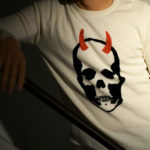 lucien pellat-finet(ルシアン ペラフィネ) Horn Skull Cashmere Sweater (ホーン スカル カシミア セーター) インターシャ カシミア スカル セーター NIVEOUS × BLACK (ホワイト × ブラック) made in scotland (スコットランド製) 2020 春夏新作のイメージ