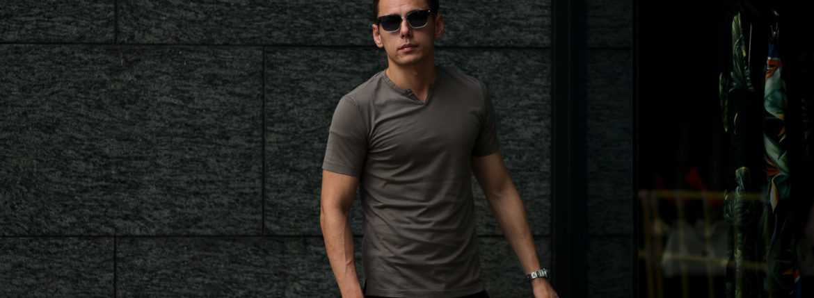 Girelli Bruni (ジレリブルーニ) Key Neck T-shirt (キーネック Tシャツ) GIZA 60/2 ギザコットン キーネックTシャツ MILITARY (ミリタリー)　made in italy (イタリア製) 2020秋冬新作 girellibruni 愛知 名古屋 altoediritto アルトエデリット alto e diritto