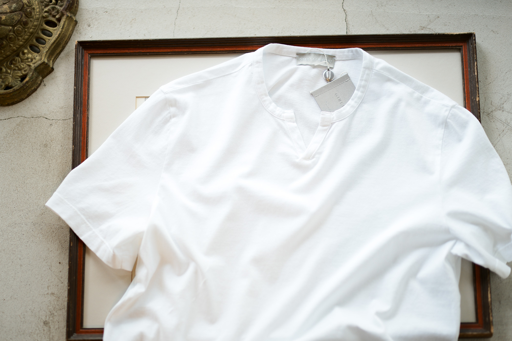 Girelli Bruni (ジレリブルーニ) Key Neck T-shirt (キーネック Tシャツ) GIZA 60/2 ギザコットン キーネックTシャツ WHITE (ホワイト)　made in italy (イタリア製) 2020秋冬新作 girellibruni 愛知 名古屋 altoediritto アルトエデリット alto e diritto