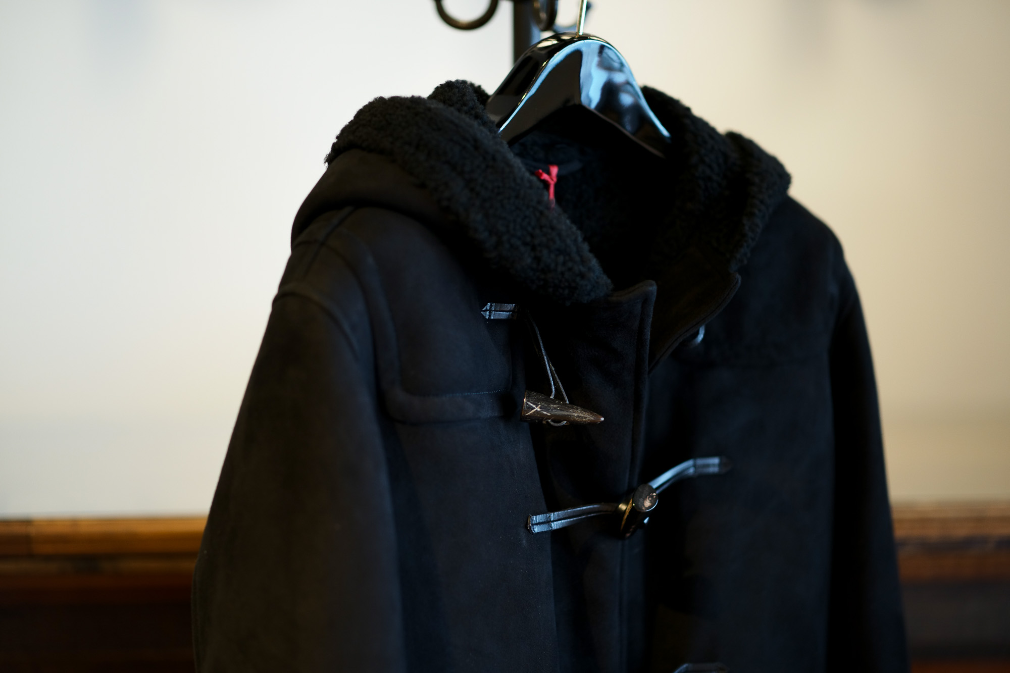 SILENCE(サイレンス) Mouton Duffle Coat D.F.MERINO SPAGNOLO (ミディアムヘアームートン) ムートン ダッフルコート NERO (ブラック) Made in italy (イタリア製) 2020 秋冬 愛知 名古屋 Alto e Diritto アルトエデリット