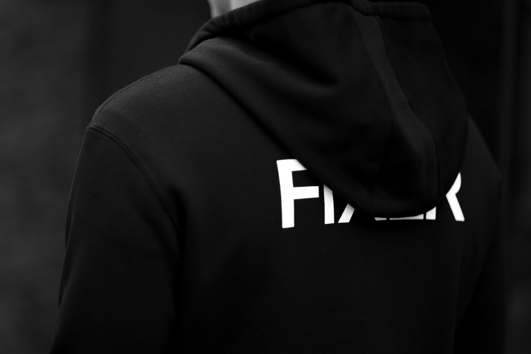 FIXER (フィクサー) FPK-02(エフピーケー02) Sweat Hoodie スウェットフーディー BLACK (ブラック) 【ご予約開始します】【2020.9.12(Sat)～2020.9.27(Sun)】愛知 名古屋 altoediritto アルトエデリット パーカー プリントロゴ ロゴプリント 肉厚 裏サーマル