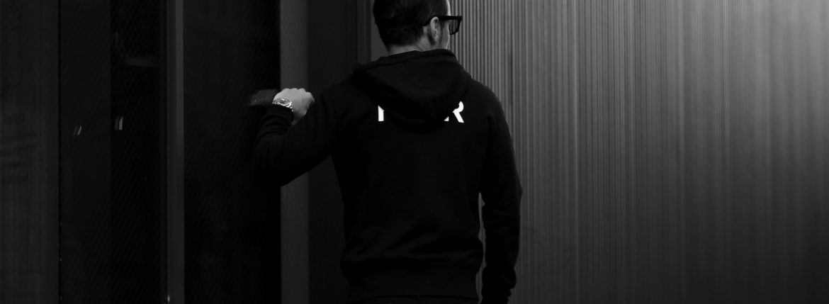 FIXER (フィクサー) FPK-02(エフピーケー02) Sweat Hoodie スウェットフーディー BLACK (ブラック) 【ご予約開始します】【2020.9.26(Sat)～2020.10.11(Sun)】愛知 名古屋 altoediritto アルトエデリット パーカー プリントロゴ ロゴプリント 肉厚 裏サーマル