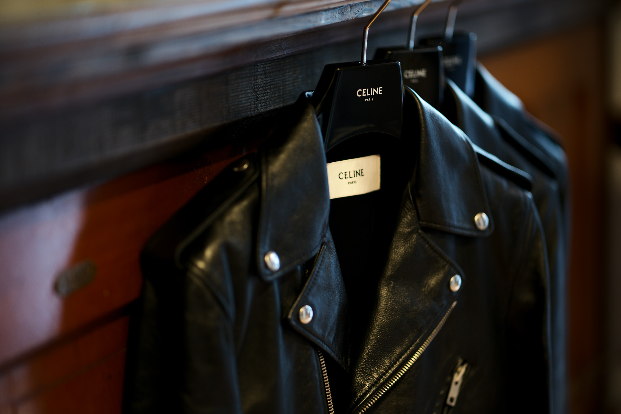 CELINE (セリーヌ) CLASSIC BIKER CALF SKIN (クラシックバイカー カーフスキン) カーフレザー ダブル ライダース ジャケット BLACK (ブラック) Made in italy (イタリア製) 2020 秋冬新作 愛知　名古屋 Alto e Diritto altoediritto アルトエデリット 44 46 48 50 52 54