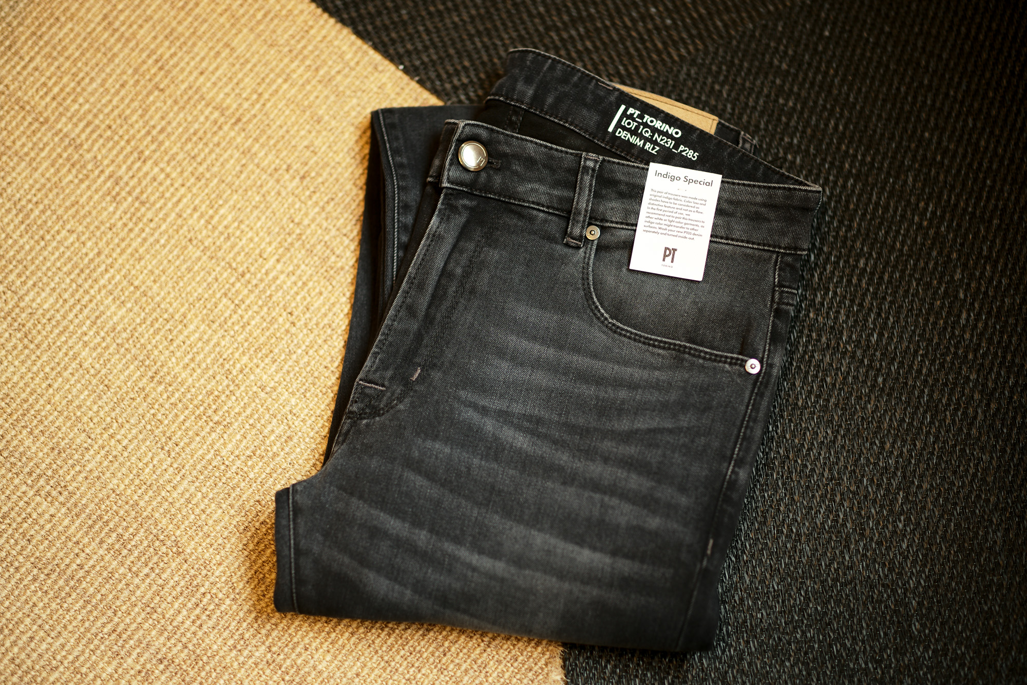 PT TORINO DENIM (ピーティートリノデニム) SWING (スイング) SUPER SLIM FIT (スーパースリムフィット) ストレッチ ワンウォッシュ デニムパンツ GRAY (グレー・MB05) 2021秋冬 【ご予約開始】愛知 名古屋 Alto e Diritto altoediritto アルトエデリット グレーデニム ブラックデニム PTデニム