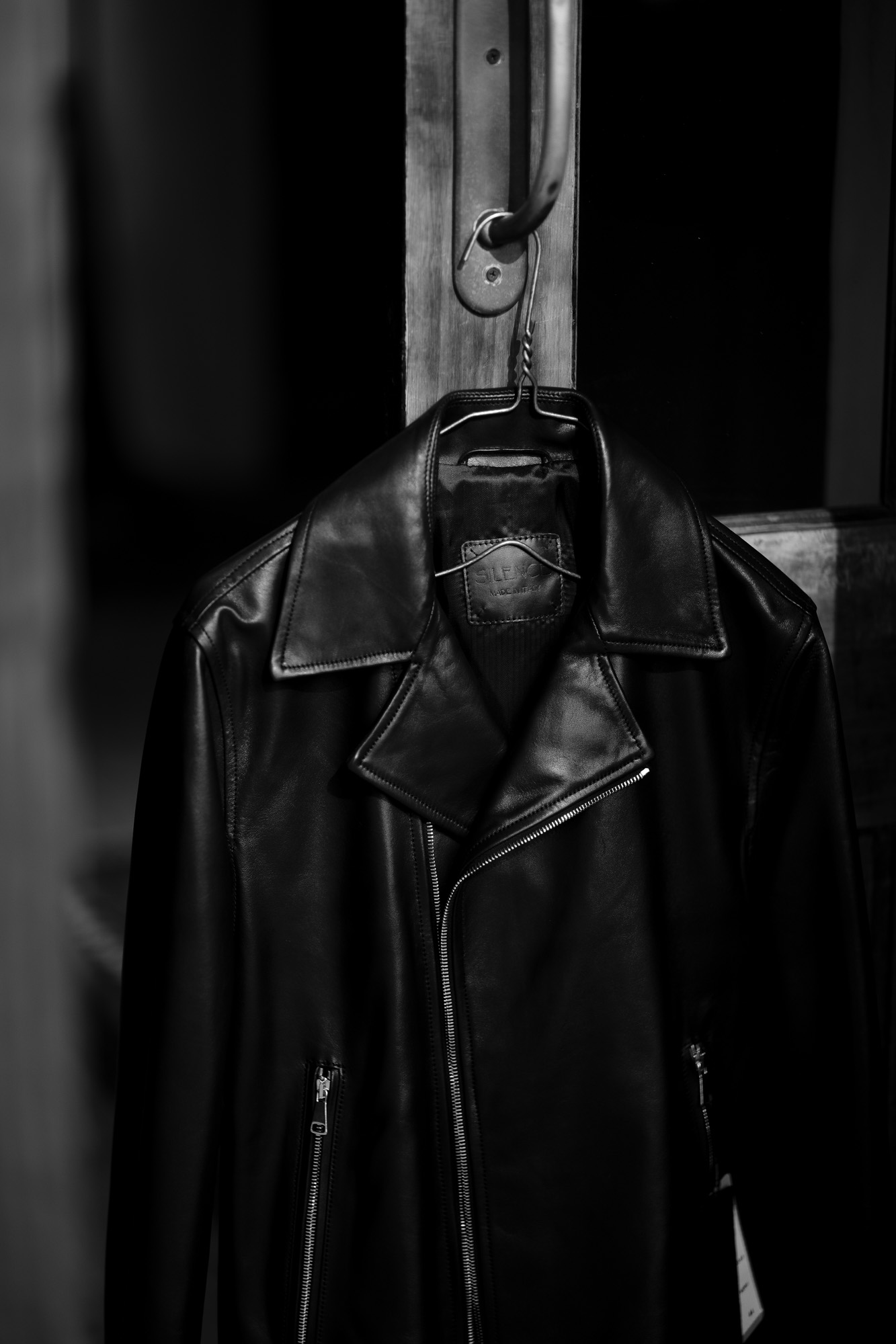 SILENCE (サイレンス) Double Riders Jacket (ダブル ライダース ジャケット) Goatskin Leather (ゴートスキンレザー) GOLD ZIP (ゴールドジップ) レザー ライダース ジャケット NERO GOLD ZIP (ブラックゴールドジップ) Made in italy