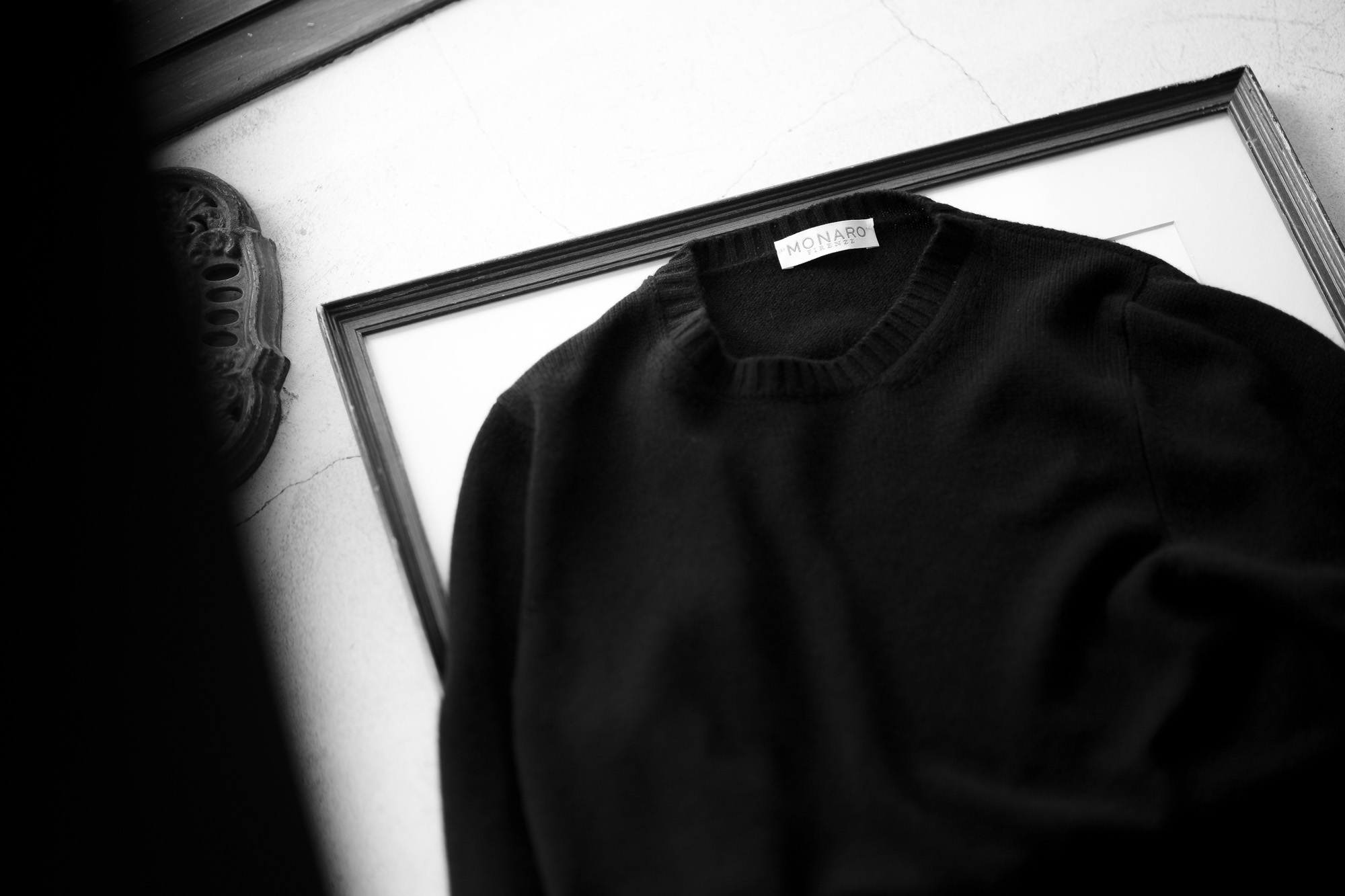 MONARO "Loropiana Baby Cashmere 100%" Crew Neck Sweater BLACK 2021AW MONARO (モナーロ) Baby Cashmere Crew Neck Sweater (ベビーカシミヤ クルーネック セーター) Loropiana (ロロピアーナ) Baby Cashmere 100% 7ゲージ ベビーカシミヤ ニット セーター BLACK (ブラック) MADE IN ITALY  愛知 名古屋 Alto e Diritto altoediritto アルトエデリット スペシャルモデル ミドルゲージ