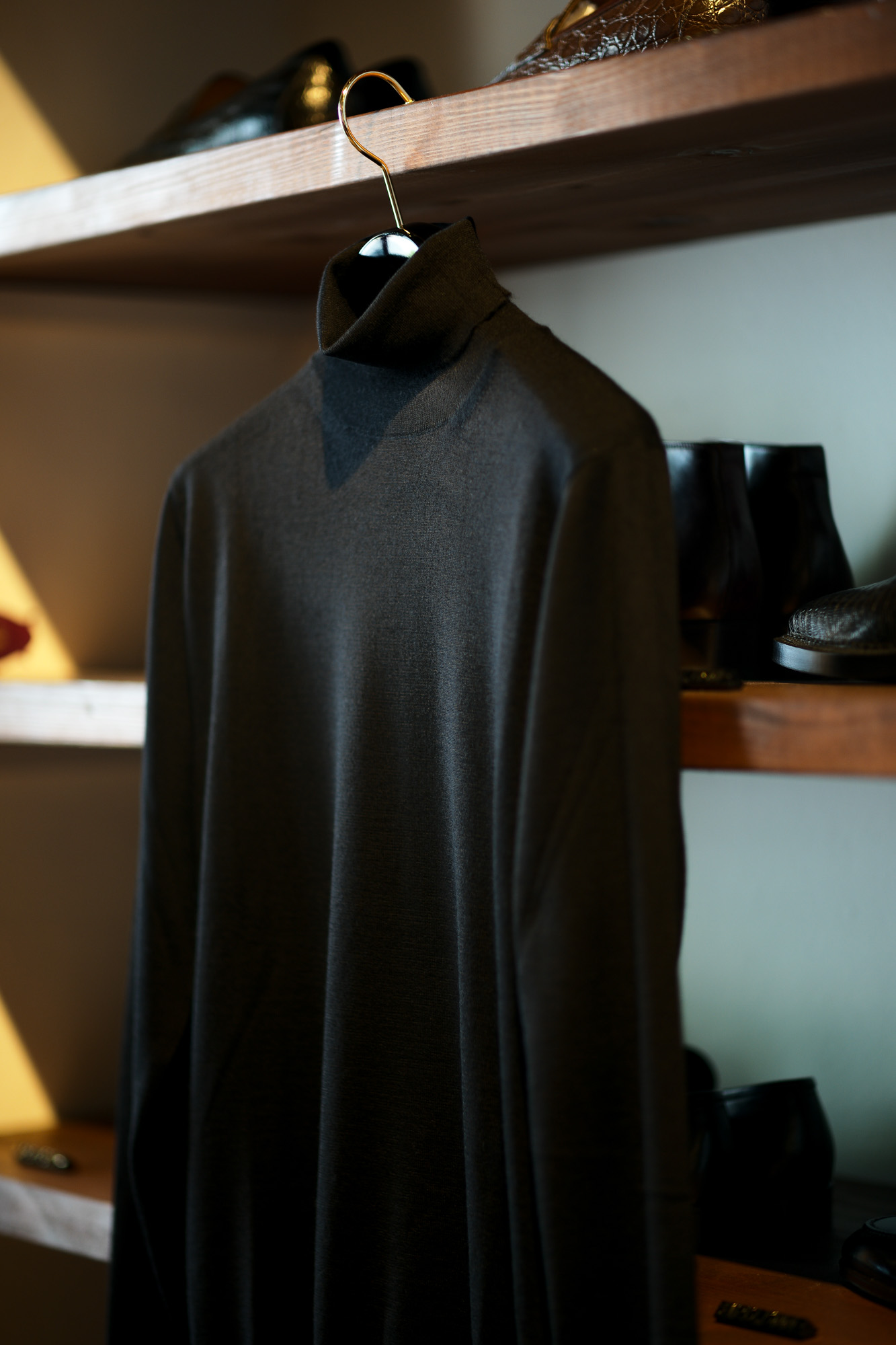 FEDELI (フェデリ) Silk Cashmere Turtle Neck Sweater シルクカシミア タートルネック セーター BLACK (ブラック・9) made in italy (イタリア製) 2021 秋冬新作 愛知 名古屋 Alto e Diritto altoediritto アルトエデリット シルカシニット