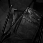 ISAMU KATAYAMA BACKLASH 1973-01 MARYAM HORSE LEATHER PANTS BLACK 2022SS 【ご予約受付中】のイメージ