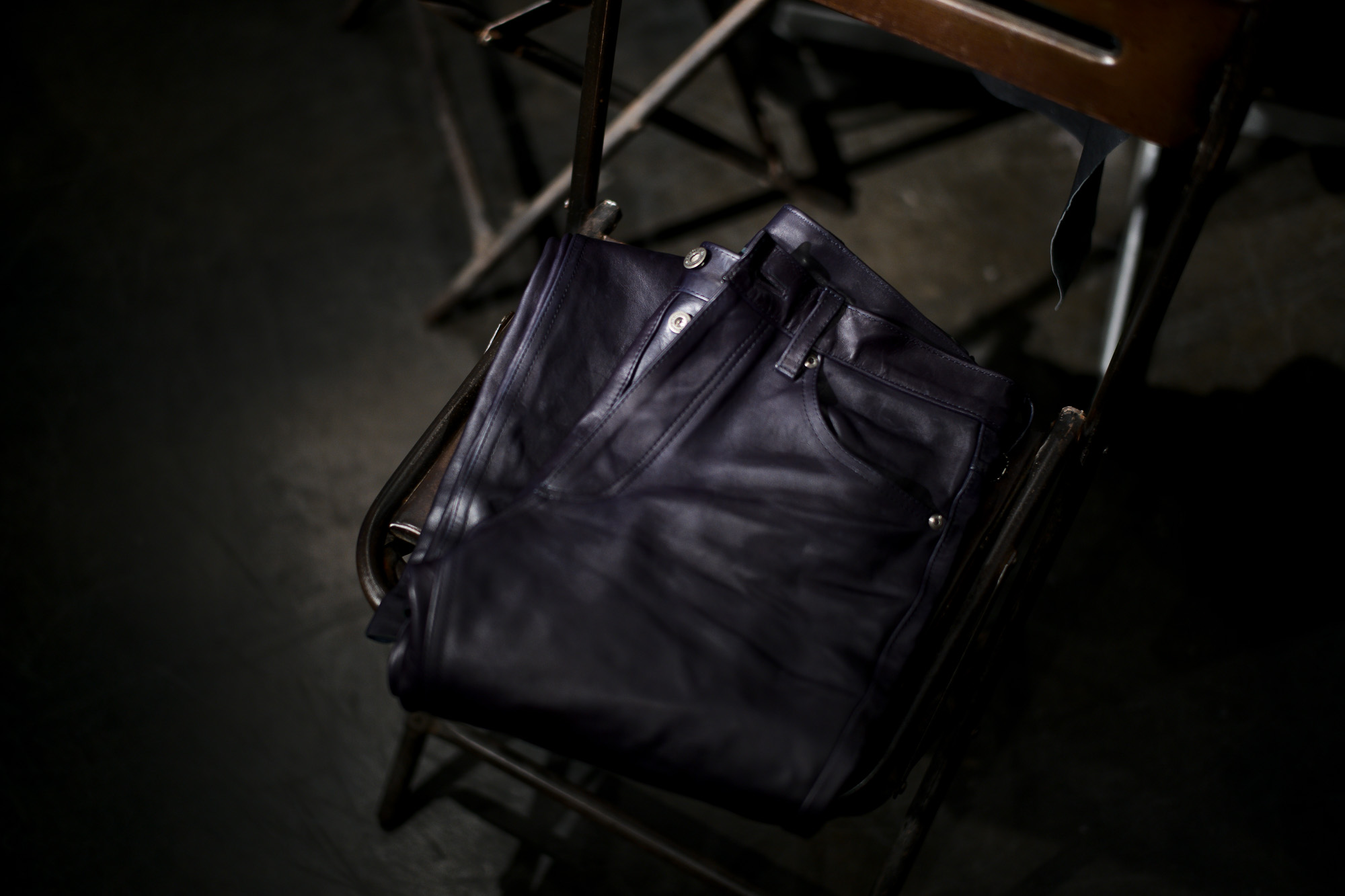 ISAMU KATAYAMA BACKLASH 1973-01 ITALY HORSE LEATHER PANTS BLACK 2022SS イサムカタヤマ バックラッシュ イタリーホースレザー S,M,L 木村拓哉 キムタク レザーパンツ 愛知 名古屋 Alto e Diritto altoediritto アルトエデリット 片山勇 209,000円