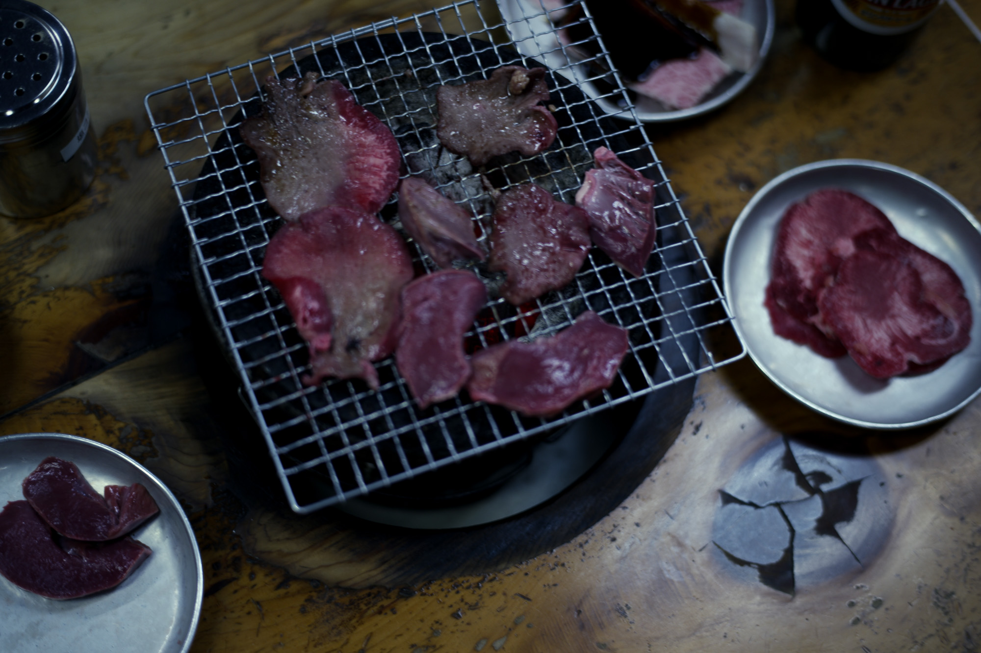 美奈登 ミナト 老舗焼肉店 神宮前/焼肉 レトロ モクモク 味噌ダレ とんちゃん 熱田 ホルモン ヤキニク とんねるず ペレ きたなシュラン 懐かし 名鉄堀田駅から徒歩20分 瑞穂区 〒467-0879 愛知県名古屋市瑞穂区平郷町2-6-2  富屋酒店 トミヤ TOMIYA 名古屋 酒屋 酒 日本酒 愛知 名古屋 Alto e Diritto altoediritto アルトエデリット 多度 多度峡 12/31 12/27,12/28 LEICA M10 2021 My favorite photo×6 2021.12.25 年末年始 休み Tout La Joie Ism トゥ・ラ・ジョア イズム 460-0024 愛知県名古屋市中区正木1丁目14−2 名古屋 レストラン最高峰「トゥ・ラ・ジョア」 須本シェフ プロデュース イノベーティブ・フュージョン トゥ・ラ・ジョア(Tout la Joie) 須本一信 スモトイッシン  Ｍのサラダ 四季の移ろいとともに料理が紡ぐ一期一会の物語――よろこびと笑顔にあふれたサロン・レストラン煉瓦とグリーンのコントラストが美しいファサードの、まるで芸術家のアトリエのような空間。ここで須本シェフが皿の上に紡ぐ物語は、人生のように一期一会。和やフレンチといった要素を織り交ぜ、食材の香りや食感、温度など五感を刺激する“須本料理”を楽しむことができます。唯一定番の「Ｍのサラダ」以外は、二度と出会えない料理ばかり。そのストーリーが披露される度に、このアトリエは新鮮な感動とよろこびに溢れるのです。ミシュラン ヴァガボンド 2021年12月14日 LA VAGABONDE ラ・ヴァガボンド フレンチ フランス料理 鶴舞 ラヴァカボンド chef ryousuke iwamoto 岩本龍介 予約のとれないフレンチ 名店 美食家 放浪者 旅人 愛知県名古屋市中区千代田2丁目14-24 キャノンピア鶴舞 1F 愛知 名古屋 Alto e Diritto altoediritto アルトエデリット 超絶フレンチ ドレスコード ディナー 中華風家庭料理 ふーみん (表参道/中華料理)　〒107-0062 東京都港区南青山５丁目７−１７ 03-3498-4466　表参道・青山エリアの南青山の中華料理店、中華風家庭料理 ふーみんのオフィシャルページです　CHACOあまみや　千駄ヶ谷の有名なステーキ屋「CHACOあめみや」 炭焼きステーキ 〒151-0051 東京都渋谷区千駄ケ谷１丁目７−１２ 03-3402-6066 http://chacoamemiya.com/sp/ １９７９年（昭和５４年）に開店してから当時のままの姿の店内は重みを感じる。　（お客様からは「昭和の香りがする・・」と言われます）真っ白だった壁も年月を感じさせる趣がある。店内に入るとまず目に入るのが、大きな炭焼きの竈。営業当時からの肉の旨みを沢山吸い込んでいるかも・・・。１９７９年（昭和５４年）に開店してから当時のままの姿の店内は重みを感じる。　（お客様からは「昭和の香りがする・・」と言われます）真っ白だった壁も年月を感じさせる趣がある。店内に入るとまず目に入るのが、大きな炭焼きの竈。営業当時からの肉の旨みを沢山吸い込んでいるかも・・・。炭で焼かれたステーキのお皿は鉄板ではなく鋳物です。牛肉は融点が高いため冷めやすい鉄板ではすぐに肉が固くなってしまいます。チャコのお皿は長い時間温かいので柔らかい牛肉をゆっくりご賞味いただけます。ワイン片手に語らいながら心安らぐ美味しい時間をお過ごしください。LA BISBOCCIA　ラ・ビスボッチャ/LA BISBOCCIA (広尾/イタリアン) RISTORANTE LA BISBOCCIA 〒150-0013 東京都渋谷区恵比寿2-36-13 広尾MTRビル1F "イタリア政府公認レストラン"として選ばれた本格的イタリアン。スタッフもイタリア人が中心で、イタリアにいる気分になれそうな空間。 https://labisboccia.tokyo/ 愛知 名古屋 Vineria Cassini ヴィネリア カッシーニ 東別院 イタリアン 愛知県名古屋市中区伊勢山1-9-13 伊勢山ハイツ1F #1F Iseyamahaitsu, 1-9-13 Iseyama Naka-ku, Nagoya-shi, Aichi-ken 460-0026, Japan イタリアを旅するような気分で楽しむ郷土料理と様々なワイン "Vineria(ヴィネリア)とは、イタリア語でVino(ワイン)＋Osteria(食堂)を足した造語です。 イタリアの郷土料理とその土地で造られた様々なワインをイタリアを旅するような気分でお楽しみいただけます。 「イタリア現地の味」を目指した素材を生かすストレートかつ伝統的なイタリア料理をアラカルトもしくはコースでお楽しみください。 約200種類のイタリアワインの中から、ソムリエがベストなワインを選びます。お料理やお好みに合わせたグラスワインやワインコースもご用意しております。"2021年10月15日 煖 MEI メイ イタリアン 国際センター 名古屋市西区那古野1-23-2 四間道糸重3 mei-nagoya.com shikemichi サンタキアラ Santa Chiara コース 18時一斉スタート きのこ キノコ 森内敬子　モーゼ十戒　ナナツモリピノノワール 2016 pinot noir ドメーヌタカヒコ 曽我貴彦 北海道余市郡余市町登町1395  ワイン名古屋市東区徳川町　天然キノコ MEI 那古野 ネコ 猫　にゃんこ 愛知 名古屋 Alto e Diritto altoediritto アルトエデリット カウンター7席 えごま　味噌カツ ミソカツ みそかつ とんかつ 東別院 〒460-0021 愛知県名古屋市中区平和2丁目16-15 052-323-0963  鶴舞線のガード下にあるトンカツの美味しいお店 みそかつ えごま　和食 美奈登 ミナト 老舗焼肉店 神宮前/焼肉 レトロ モクモク 味噌ダレ とんちゃん 熱田 ホルモン ヤキニク とんねるず ペレ きたなシュラン 懐かし 名鉄堀田駅から徒歩20分 瑞穂区 〒467-0879 愛知県名古屋市瑞穂区平郷町2-6-2 LA VAGABONDE ラ・ヴァガボンド フレンチ フランス料理 鶴舞 ラヴァカボンド chef ryousuke iwamoto 岩本龍介 予約のとれないフレンチ 名店 美食家 放浪者 旅人 愛知県名古屋市中区千代田2丁目14-24 キャノンピア鶴舞 1F 愛知 名古屋 Alto e Diritto altoediritto アルトエデリット 超絶フレンチ ドレスコード ディナー STEAK HOUSE Beef Okuma ステーキハウス ビーフオークマ 名古屋店 霜降り黒毛和牛 サーロイン フィレ シャトーブリアン 仙台牛 宮城牛 近江牛 150g 200g ハンバーグ 松坂屋 名古屋店 愛知　名古屋 Alto e Diritto altoediritto  GW休暇 Alto e Diritto アルトエデリット altoediritto 愛知 名古屋 ゴールデンウィーク 休暇 炭火焼肉 煖  だん ダン 愛知 名古屋 焼き肉  名駅店 瑞穂本店 Alto e Diritto altoediritto アルトエデリット 夢 希望 Dream FREEMASONRY フリーメーソン AUDEMARS PIGUET オーデマピゲ SEX PISTOLS セックスピストルズ JOY DIVISION ジョイディヴィジョン DAVID BOWIE デヴィットボーウィ THE VELVET UNDERGROUND ザベルベットアンダーグラウンド THE ROLLING STONES ザローリングストーンズ QUEEN クイーン LED ZEPPELIN レッドツェッペリン Alto e Diritto アルトエデリット 愛知 名古屋 Italy MOORER ムーレー / BELVEST ベルベスト / ISAIA イザイア / LUCA GRASSIA ルカグラシア / Alfredo Rifugio アルフレードリフージオ / LARDINI ラルディーニ / De Petrillo デ・ペトリロ / TAGLIATORE タリアトーレ / Sealup シーラップ / EMMETI エンメティ / CINQUANTA チンクアンタ / SILENCE サイレンス / MOLEC モレック / Finamore フィナモレ / ORIAN オリアン / AVINO Laboratorio Napoletano アヴィーノ / INCOTEX インコテックス / INCOTEX SLACKS インコテックススラックス / PT TORINO ピーティートリノ / BERWICH ベルウィッチ / VIGANO ヴィガーノ / RICHARD J.BROWN リチャードJブラウン / FEDELI フェデーリ / MANRICO CASHMERE マンリコカシミヤ / ZANONE ザノーネ / Cruciani クルチアーニ / GRAN SASSO グランサッソ / Settefili Cashmere セッテフィーリカシミア / Girelli Bruni ジレリブルーニ / ENZO BONAFE エンツォボナフェ / FERRANTE フェランテ / GHOUD ゴード / ACATE アカーテ / Cisei シセイ / STEFANO RICCI ステファノリッチ / ALPO アル France Georges de Patricia ジョルジュドパトリシア / SAINT LAURENTサンローラン / CELINE セリーヌ / AUBERCY オーベルシー / lucien pellat-finet ルシアンペラフィネ / NATIONAL STANDARD ナショナルスタンダー U.S.A. South Paradiso Leather サウスパラディソ / JACQUESMARIEMAGE ジャックマリーマージュ / MARC MARMEL マークマーメル / WHITE'S BOOTS ホワイツブーツ / JUTTA NEUMANN ユッタニューマン England GRENFELL グレンフェル / J&M DAVIDSON ジェイアンドエムディヴィッドソン / JAMES GROSE ジェームスグロース / JOHN SMEDLEY ジョンスメドレー / Johnstons ジョンストンズ Other FIXER フィクサー / cuervo bopoha クエルボ ヴァローナ / BACKLASH The Line バックラッシュ ザライン / RIVORA リヴォラ / C.QP / Order Suit オーダースーツ 愛知 名古屋 Alto e Diritto altoediritto アルトエデリット