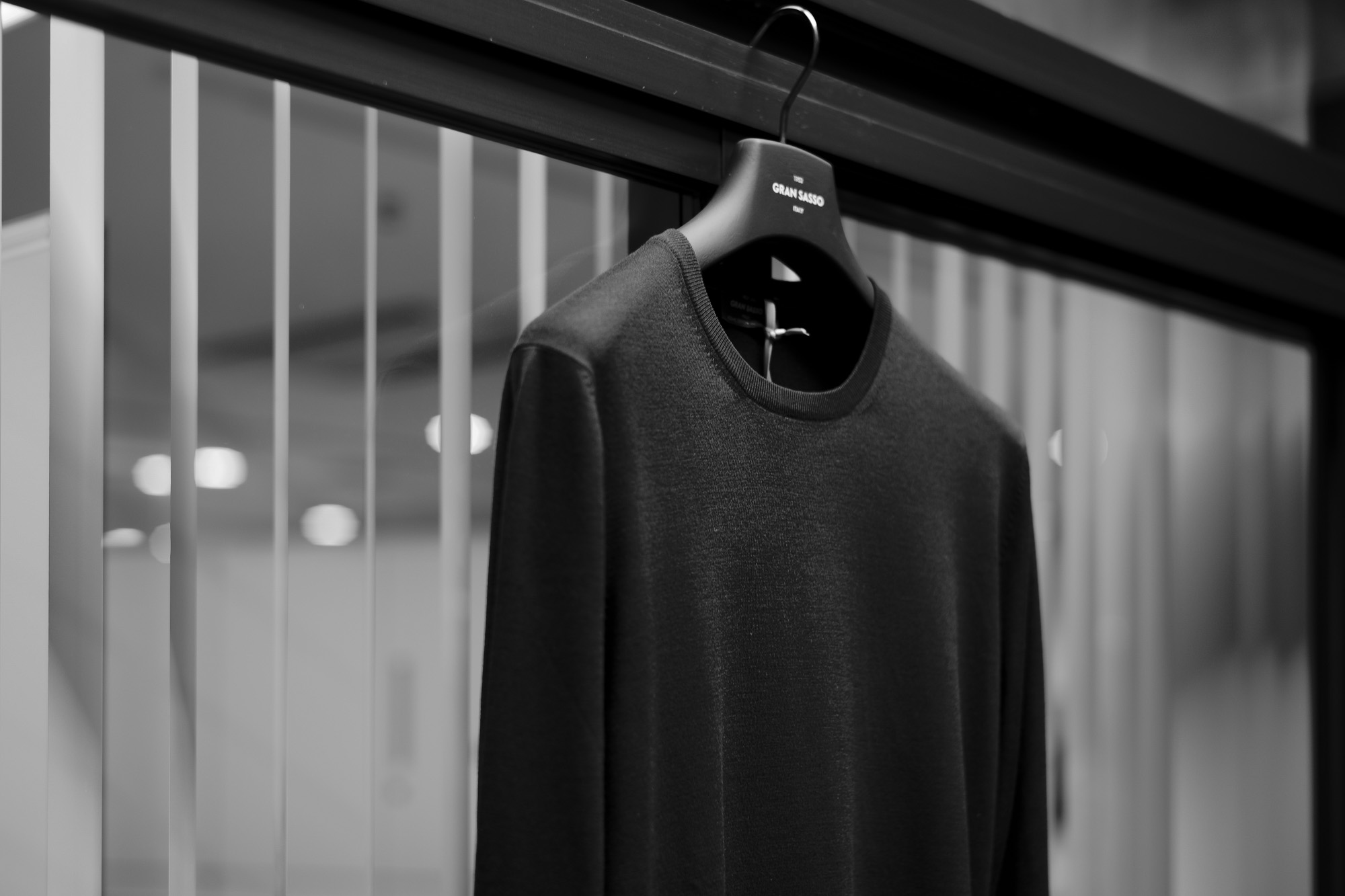 Gran Sasso "43167" 14.5μ WOOL CREW NECK BLACK・099 2022AW 【ご予約開始】グランサッソ 14.5ミクロン ウール クルーネックニット ブラック 2022秋冬 愛知 名古屋 Alto e Diritto altoediritto アルトエデリット