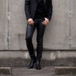 SAINT LAURENT (サンローラン) SKINNY-FIT STRETCH GRAIN LEATHER PANTS (スキニーフィット ストレッチ グレイン レザー パンツ) スキニー ストレッチ ラムレザー パンツ BLACK (ブラック) Made in italy (イタリア製) 2022春夏新作のイメージ