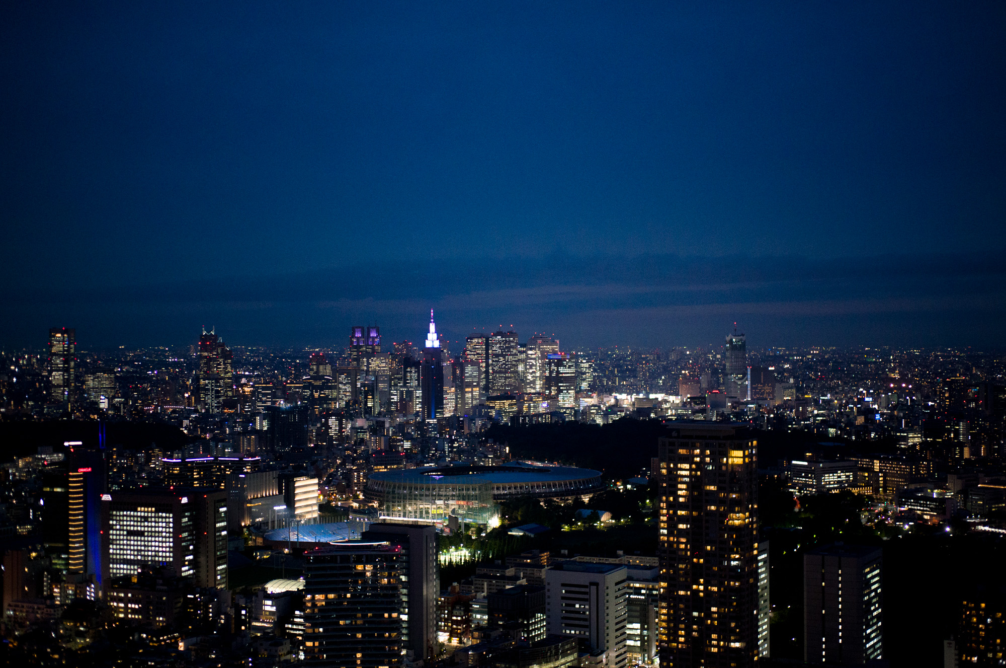 THE RITZ-CARLTON TOKYO  // 2022.4.27-4.28  ザ・ロビーラウンジ ラウンジ ホテルの45階、お客様をお迎えするメインロビーに位置する「ザ・ロビーラウンジ」は、お待ち合わせや語らいの時間を特別なものにします。45階の開放的な空間で楽しむ伝統的なアフタヌーンティー ザ・リッツ・カールトン東京の45階、お客様をお迎えするメインロビーに位置する「ザ・ロビーラウンジ」は、お待ち合わせや語らいの時間を特別なものにします。 心地よいピアノの生演奏が流れるラグジュアリーな空間で、モダンなアフタヌーンティーセットや厳選された世界各地の茶葉によるティーセレクションと共に、優雅なひと時をお楽しみ下さい。東京の中心に位置する六本木というロケーションに相応しい、西洋と東洋のモダンな融合を表現したインテリアには、オリエンタルな紫、赤、モノトーンを基調とした配色や、和をモチーフとしたファブリックなどを用い、全体として和洋の調和を感じさせる空間となっており、時間の移ろいに合わせた生演奏が彩りを添えます。ISAIA Napoli TOKYO MIDTOWN イザイア ナポリ 東京ミッドタウン スーツ、ジャケット、シャツ、パンツ、シューズ、ネクタイ、チーフ、カバン 愛知 名古屋 Alto e Diritto altoediritto アルトエデリット 20224月19日 ミシュラン ヴァガボンド 2021年12月14日 LA VAGABONDE ラ・ヴァガボンド フレンチ フランス料理 鶴舞 ラヴァカボンド chef ryousuke iwamoto 岩本龍介 予約のとれないフレンチ 名店 美食家 放浪者 旅人 愛知県名古屋市中区千代田2丁目14-24 キャノンピア鶴舞 1F 愛知 名古屋 Alto e Diritto altoediritto アルトエデリット 超絶フレンチ ドレスコード ディナー 中華風家庭料理 ふーみん (表参道/中華料理)　〒107-0062 東京都港区南青山５丁目７−１７ 03-3498-4466　表参道・青山エリアの南青山の中華料理店、中華風家庭料理 ふーみんのオフィシャルページです　CHACOあまみや　千駄ヶ谷の有名なステーキ屋「CHACOあめみや」 炭焼きステーキ 〒151-0051 東京都渋谷区千駄ケ谷１丁目７−１２ 03-3402-6066 http://chacoamemiya.com/sp/ １９７９年（昭和５４年）に開店してから当時のままの姿の店内は重みを感じる。　（お客様からは「昭和の香りがする・・」と言われます）真っ白だった壁も年月を感じさせる趣がある。店内に入るとまず目に入るのが、大きな炭焼きの竈。営業当時からの肉の旨みを沢山吸い込んでいるかも・・・。１９７９年（昭和５４年）に開店してから当時のままの姿の店内は重みを感じる。　（お客様からは「昭和の香りがする・・」と言われます）真っ白だった壁も年月を感じさせる趣がある。店内に入るとまず目に入るのが、大きな炭焼きの竈。営業当時からの肉の旨みを沢山吸い込んでいるかも・・・。炭で焼かれたステーキのお皿は鉄板ではなく鋳物です。牛肉は融点が高いため冷めやすい鉄板ではすぐに肉が固くなってしまいます。チャコのお皿は長い時間温かいので柔らかい牛肉をゆっくりご賞味いただけます。ワイン片手に語らいながら心安らぐ美味しい時間をお過ごしください。LA BISBOCCIA　ラ・ビスボッチャ/LA BISBOCCIA (広尾/イタリアン) RISTORANTE LA BISBOCCIA 〒150-0013 東京都渋谷区恵比寿2-36-13 広尾MTRビル1F "イタリア政府公認レストラン"として選ばれた本格的イタリアン。スタッフもイタリア人が中心で、イタリアにいる気分になれそうな空間。 https://labisboccia.tokyo/ 愛知 名古屋 Vineria Cassini ヴィネリア カッシーニ 東別院 イタリアン 愛知県名古屋市中区伊勢山1-9-13 伊勢山ハイツ1F #1F Iseyamahaitsu, 1-9-13 Iseyama Naka-ku, Nagoya-shi, Aichi-ken 460-0026, Japan イタリアを旅するような気分で楽しむ郷土料理と様々なワイン "Vineria(ヴィネリア)とは、イタリア語でVino(ワイン)＋Osteria(食堂)を足した造語です。 イタリアの郷土料理とその土地で造られた様々なワインをイタリアを旅するような気分でお楽しみいただけます。 「イタリア現地の味」を目指した素材を生かすストレートかつ伝統的なイタリア料理をアラカルトもしくはコースでお楽しみください。 約200種類のイタリアワインの中から、ソムリエがベストなワインを選びます。お料理やお好みに合わせたグラスワインやワインコースもご用意しております。"2021年10月15日 煖 MEI メイ イタリアン 国際センター 名古屋市西区那古野1-23-2 四間道糸重3 mei-nagoya.com shikemichi サンタキアラ Santa Chiara コース 18時一斉スタート きのこ キノコ 森内敬子　モーゼ十戒　ナナツモリピノノワール 2016 pinot noir ドメーヌタカヒコ 曽我貴彦 北海道余市郡余市町登町1395  ワイン名古屋市東区徳川町　天然キノコ MEI 那古野 ネコ 猫　にゃんこ 愛知 名古屋 Alto e Diritto altoediritto アルトエデリット カウンター7席 えごま　味噌カツ ミソカツ みそかつ とんかつ 東別院 〒460-0021 愛知県名古屋市中区平和2丁目16-15 052-323-0963  鶴舞線のガード下にあるトンカツの美味しいお店 みそかつ えごま　和食 美奈登 ミナト 老舗焼肉店 神宮前/焼肉 レトロ モクモク 味噌ダレ とんちゃん 熱田 ホルモン ヤキニク とんねるず ペレ きたなシュラン 懐かし 名鉄堀田駅から徒歩20分 瑞穂区 〒467-0879 愛知県名古屋市瑞穂区平郷町2-6-2 LA VAGABONDE ラ・ヴァガボンド フレンチ フランス料理 鶴舞 ラヴァカボンド chef ryousuke iwamoto 岩本龍介 予約のとれないフレンチ 名店 美食家 放浪者 旅人 愛知県名古屋市中区千代田2丁目14-24 キャノンピア鶴舞 1F 愛知 名古屋 Alto e Diritto altoediritto アルトエデリット 超絶フレンチ ドレスコード ディナー STEAK HOUSE Beef Okuma ステーキハウス ビーフオークマ 名古屋店 霜降り黒毛和牛 サーロイン フィレ シャトーブリアン 仙台牛 宮城牛 近江牛 150g 200g ハンバーグ 松坂屋 名古屋店 愛知　名古屋 Alto e Diritto altoediritto  GW休暇 Alto e Diritto アルトエデリット altoediritto 愛知 名古屋 ゴールデンウィーク 休暇 炭火焼肉 煖  だん ダン 愛知 名古屋 焼き肉  名駅店 瑞穂本店 Alto e Diritto altoediritto アルトエデリット 夢 希望 Dream FREEMASONRY フリーメーソン AUDEMARS PIGUET オーデマピゲ SEX PISTOLS セックスピストルズ JOY DIVISION ジョイディヴィジョン DAVID BOWIE デヴィットボーウィ THE VELVET UNDERGROUND ザベルベットアンダーグラウンド THE ROLLING STONES ザローリングストーンズ QUEEN クイーン LED ZEPPELIN レッドツェッペリン Alto e Diritto アルトエデリット 愛知 名古屋 Italy MOORER ムーレー / BELVEST ベルベスト / ISAIA イザイア / LUCA GRASSIA ルカグラシア / Alfredo Rifugio アルフレードリフージオ / LARDINI ラルディーニ / De Petrillo デ・ペトリロ / TAGLIATORE タリアトーレ / Sealup シーラップ / EMMETI エンメティ / CINQUANTA チンクアンタ / SILENCE サイレンス / MOLEC モレック / Finamore フィナモレ / ORIAN オリアン / AVINO Laboratorio Napoletano アヴィーノ / INCOTEX インコテックス / INCOTEX SLACKS インコテックススラックス / PT TORINO ピーティートリノ / BERWICH ベルウィッチ / VIGANO ヴィガーノ / RICHARD J.BROWN リチャードJブラウン / FEDELI フェデーリ / MANRICO CASHMERE マンリコカシミヤ / ZANONE ザノーネ / Cruciani クルチアーニ / GRAN SASSO グランサッソ / Settefili Cashmere セッテフィーリカシミア / Girelli Bruni ジレリブルーニ / ENZO BONAFE エンツォボナフェ / FERRANTE フェランテ / GHOUD ゴード / ACATE アカーテ / Cisei シセイ / STEFANO RICCI ステファノリッチ / ALPO アル France Georges de Patricia ジョルジュドパトリシア / SAINT LAURENTサンローラン / CELINE セリーヌ / AUBERCY オーベルシー / lucien pellat-finet ルシアンペラフィネ / NATIONAL STANDARD ナショナルスタンダー U.S.A. South Paradiso Leather サウスパラディソ / JACQUESMARIEMAGE ジャックマリーマージュ / MARC MARMEL マークマーメル / WHITE'S BOOTS ホワイツブーツ / JUTTA NEUMANN ユッタニューマン England GRENFELL グレンフェル / J&M DAVIDSON ジェイアンドエムディヴィッドソン / JAMES GROSE ジェームスグロース / JOHN SMEDLEY ジョンスメドレー / Johnstons ジョンストンズ Other FIXER フィクサー / cuervo bopoha クエルボ ヴァローナ / BACKLASH The Line バックラッシュ ザライン / RIVORA リヴォラ / C.QP / Order Suit オーダースーツ 愛知 名古屋 Alto e Diritto altoediritto アルトエデリット