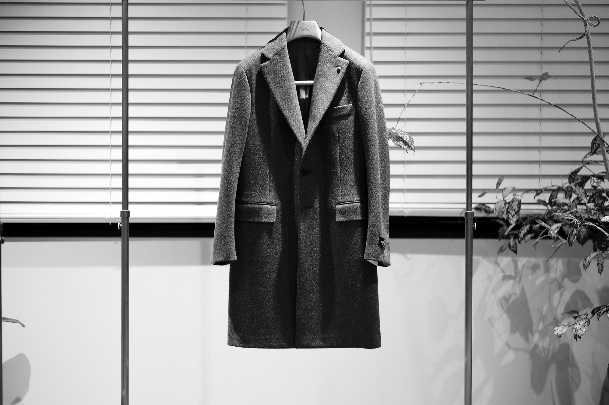 BELVEST Single Chester coat 95％WOOL,5％CASHMERE BLACK・036 2022 秋冬 【ご予約開始】愛知 名古屋 Alto e Diritto altoediritto アルトエデリット ベルベスト シングルチェスターコート カシミヤコート ブラック　ロングコート