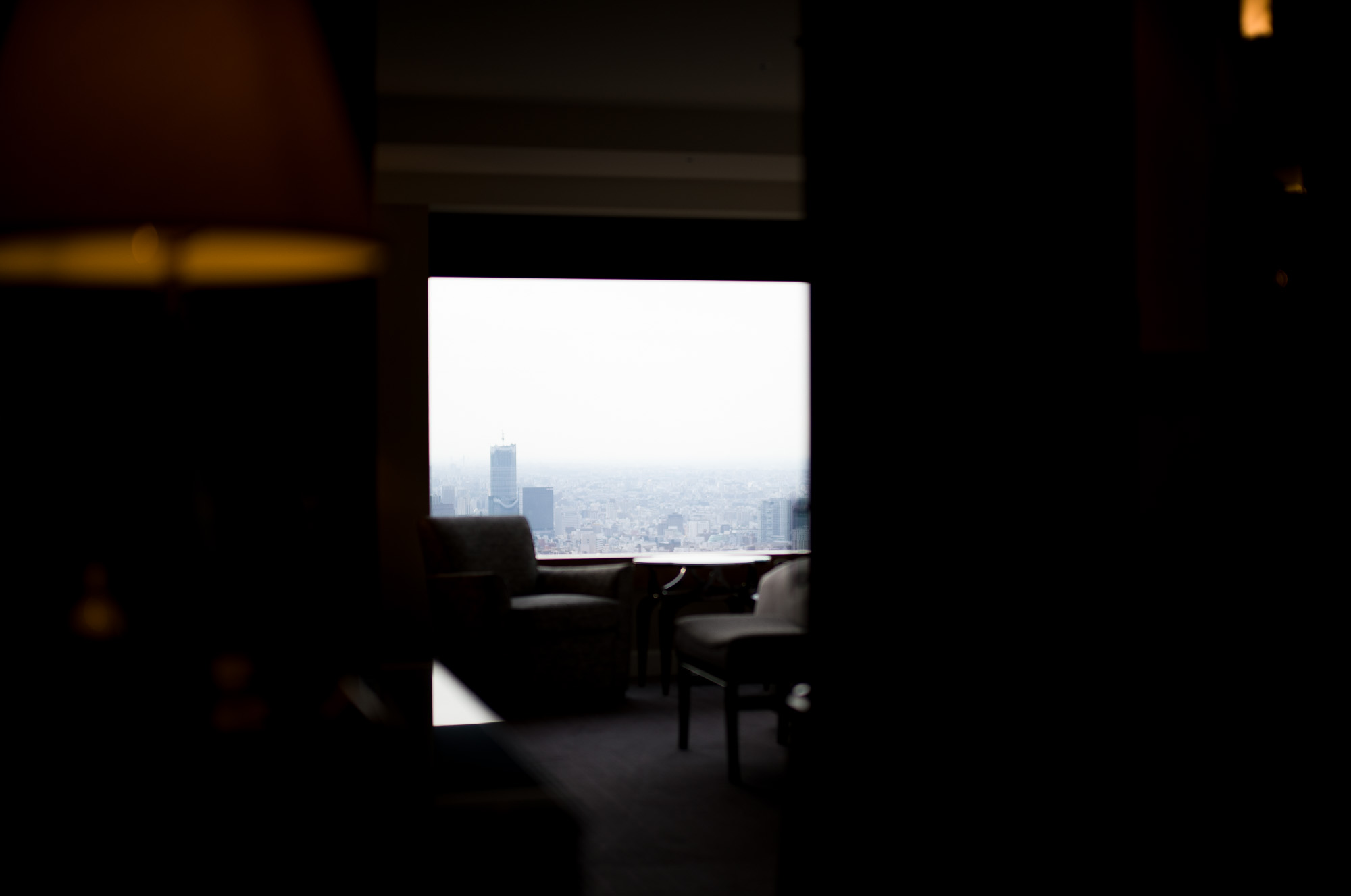 THE RITZ-CARLTON TOKYO "CLUB LEVEL" // 2022.5.06-5.08 ザ・リッツ・カールトン クラブ®レベル ザ・リッツ・カールトンの最高峰のおもてなしを、最上級の空間と設備でご体験いただける「ザ・リッツ・カールトン クラブレベル」。そのおもてなしの中心となるクラブラウンジは、レジデンスをテーマにしたラウンジの概念を超えた空間です。 レセプション、ガーデンテラス、ダイニングルーム、ライブラリーラウンジの4つの エリアに分かれた「クラブラウンジ」では、時間帯によって多彩な趣きでお客様をお迎えいたしております。お客様のクラブレベルのステイをより快適なものにするクラブコンシェルジュは、お客様一人ひとりをお名前でお呼びし、それぞれのお好みに合わせたパーソナルなサービスをお届けいたします。お誕生日や記念日、プロポーズなど特別な日のご滞在には、ご要望に合わせて心に残るひとときを演出するプランをご提案します。 ザ・ロビーラウンジ ラウンジ ホテルの45階、お客様をお迎えするメインロビーに位置する「ザ・ロビーラウンジ」は、お待ち合わせや語らいの時間を特別なものにします。毎週金～日曜日の15時～16時20分の間、「ハープ＆アフタヌーンティー」を提供しております。確かな技術を有するハープ奏者が奏でる美しい音色を聴きながらペストリーシェフによるアフタヌーンティーをお召し上がり頂けます。夕暮れへと移ろいゆく美しい東京の景色と共に、ゆったりとした午後のひとときをお楽しみ下さい45階の開放的な空間で楽しむ伝統的なアフタヌーンティー ザ・リッツ・カールトン東京の45階、お客様をお迎えするメインロビーに位置する「ザ・ロビーラウンジ」は、お待ち合わせや語らいの時間を特別なものにします。 心地よいピアノの生演奏が流れるラグジュアリーな空間で、モダンなアフタヌーンティーセットや厳選された世界各地の茶葉によるティーセレクションと共に、優雅なひと時をお楽しみ下さい。東京の中心に位置する六本木というロケーションに相応しい、西洋と東洋のモダンな融合を表現したインテリアには、オリエンタルな紫、赤、モノトーンを基調とした配色や、和をモチーフとしたファブリックなどを用い、全体として和洋の調和を感じさせる空間となっており、時間の移ろいに合わせた生演奏が彩りを添えます。ISAIA Napoli TOKYO MIDTOWN イザイア ナポリ 東京ミッドタウン スーツ、ジャケット、シャツ、パンツ、シューズ、ネクタイ、チーフ、カバン 愛知 名古屋 Alto e Diritto altoediritto アルトエデリット 20224月19日 ミシュラン ヴァガボンド 2021年12月14日 LA VAGABONDE ラ・ヴァガボンド フレンチ フランス料理 鶴舞 ラヴァカボンド chef ryousuke iwamoto 岩本龍介 予約のとれないフレンチ 名店 美食家 放浪者 旅人 愛知県名古屋市中区千代田2丁目14-24 キャノンピア鶴舞 1F 愛知 名古屋 Alto e Diritto altoediritto アルトエデリット 超絶フレンチ ドレスコード ディナー 中華風家庭料理 ふーみん (表参道/中華料理)　〒107-0062 東京都港区南青山５丁目７−１７ 03-3498-4466　表参道・青山エリアの南青山の中華料理店、中華風家庭料理 ふーみんのオフィシャルページです　CHACOあまみや　千駄ヶ谷の有名なステーキ屋「CHACOあめみや」 炭焼きステーキ 〒151-0051 東京都渋谷区千駄ケ谷１丁目７−１２ 03-3402-6066 http://chacoamemiya.com/sp/ １９７９年（昭和５４年）に開店してから当時のままの姿の店内は重みを感じる。　（お客様からは「昭和の香りがする・・」と言われます）真っ白だった壁も年月を感じさせる趣がある。店内に入るとまず目に入るのが、大きな炭焼きの竈。営業当時からの肉の旨みを沢山吸い込んでいるかも・・・。１９７９年（昭和５４年）に開店してから当時のままの姿の店内は重みを感じる。　（お客様からは「昭和の香りがする・・」と言われます）真っ白だった壁も年月を感じさせる趣がある。店内に入るとまず目に入るのが、大きな炭焼きの竈。営業当時からの肉の旨みを沢山吸い込んでいるかも・・・。炭で焼かれたステーキのお皿は鉄板ではなく鋳物です。牛肉は融点が高いため冷めやすい鉄板ではすぐに肉が固くなってしまいます。チャコのお皿は長い時間温かいので柔らかい牛肉をゆっくりご賞味いただけます。ワイン片手に語らいながら心安らぐ美味しい時間をお過ごしください。LA BISBOCCIA　ラ・ビスボッチャ/LA BISBOCCIA (広尾/イタリアン) RISTORANTE LA BISBOCCIA 〒150-0013 東京都渋谷区恵比寿2-36-13 広尾MTRビル1F "イタリア政府公認レストラン"として選ばれた本格的イタリアン。スタッフもイタリア人が中心で、イタリアにいる気分になれそうな空間。 https://labisboccia.tokyo/ 愛知 名古屋 Vineria Cassini ヴィネリア カッシーニ 東別院 イタリアン 愛知県名古屋市中区伊勢山1-9-13 伊勢山ハイツ1F #1F Iseyamahaitsu, 1-9-13 Iseyama Naka-ku, Nagoya-shi, Aichi-ken 460-0026, Japan イタリアを旅するような気分で楽しむ郷土料理と様々なワイン "Vineria(ヴィネリア)とは、イタリア語でVino(ワイン)＋Osteria(食堂)を足した造語です。 イタリアの郷土料理とその土地で造られた様々なワインをイタリアを旅するような気分でお楽しみいただけます。 「イタリア現地の味」を目指した素材を生かすストレートかつ伝統的なイタリア料理をアラカルトもしくはコースでお楽しみください。 約200種類のイタリアワインの中から、ソムリエがベストなワインを選びます。お料理やお好みに合わせたグラスワインやワインコースもご用意しております。"2021年10月15日 煖 MEI メイ イタリアン 国際センター 名古屋市西区那古野1-23-2 四間道糸重3 mei-nagoya.com shikemichi サンタキアラ Santa Chiara コース 18時一斉スタート きのこ キノコ 森内敬子　モーゼ十戒　ナナツモリピノノワール 2016 pinot noir ドメーヌタカヒコ 曽我貴彦 北海道余市郡余市町登町1395  ワイン名古屋市東区徳川町　天然キノコ MEI 那古野 ネコ 猫　にゃんこ 愛知 名古屋 Alto e Diritto altoediritto アルトエデリット カウンター7席 えごま　味噌カツ ミソカツ みそかつ とんかつ 東別院 〒460-0021 愛知県名古屋市中区平和2丁目16-15 052-323-0963  鶴舞線のガード下にあるトンカツの美味しいお店 みそかつ えごま　和食 美奈登 ミナト 老舗焼肉店 神宮前/焼肉 レトロ モクモク 味噌ダレ とんちゃん 熱田 ホルモン ヤキニク とんねるず ペレ きたなシュラン 懐かし 名鉄堀田駅から徒歩20分 瑞穂区 〒467-0879 愛知県名古屋市瑞穂区平郷町2-6-2 LA VAGABONDE ラ・ヴァガボンド フレンチ フランス料理 鶴舞 ラヴァカボンド chef ryousuke iwamoto 岩本龍介 予約のとれないフレンチ 名店 美食家 放浪者 旅人 愛知県名古屋市中区千代田2丁目14-24 キャノンピア鶴舞 1F 愛知 名古屋 Alto e Diritto altoediritto アルトエデリット 超絶フレンチ ドレスコード ディナー STEAK HOUSE Beef Okuma ステーキハウス ビーフオークマ 名古屋店 霜降り黒毛和牛 サーロイン フィレ シャトーブリアン 仙台牛 宮城牛 近江牛 150g 200g ハンバーグ 松坂屋 名古屋店 愛知　名古屋 Alto e Diritto altoediritto  GW休暇 Alto e Diritto アルトエデリット altoediritto 愛知 名古屋 ゴールデンウィーク 休暇 炭火焼肉 煖  だん ダン 愛知 名古屋 焼き肉  名駅店 瑞穂本店 Alto e Diritto altoediritto アルトエデリット 夢 希望 Dream FREEMASONRY フリーメーソン AUDEMARS PIGUET オーデマピゲ SEX PISTOLS セックスピストルズ JOY DIVISION ジョイディヴィジョン DAVID BOWIE デヴィットボーウィ THE VELVET UNDERGROUND ザベルベットアンダーグラウンド THE ROLLING STONES ザローリングストーンズ QUEEN クイーン LED ZEPPELIN レッドツェッペリン Alto e Diritto アルトエデリット 愛知 名古屋 Italy MOORER ムーレー / BELVEST ベルベスト / ISAIA イザイア / LUCA GRASSIA ルカグラシア / Alfredo Rifugio アルフレードリフージオ / LARDINI ラルディーニ / De Petrillo デ・ペトリロ / TAGLIATORE タリアトーレ / Sealup シーラップ / EMMETI エンメティ / CINQUANTA チンクアンタ / SILENCE サイレンス / MOLEC モレック / Finamore フィナモレ / ORIAN オリアン / AVINO Laboratorio Napoletano アヴィーノ / INCOTEX インコテックス / INCOTEX SLACKS インコテックススラックス / PT TORINO ピーティートリノ / BERWICH ベルウィッチ / VIGANO ヴィガーノ / RICHARD J.BROWN リチャードJブラウン / FEDELI フェデーリ / MANRICO CASHMERE マンリコカシミヤ / ZANONE ザノーネ / Cruciani クルチアーニ / GRAN SASSO グランサッソ / Settefili Cashmere セッテフィーリカシミア / Girelli Bruni ジレリブルーニ / ENZO BONAFE エンツォボナフェ / FERRANTE フェランテ / GHOUD ゴード / ACATE アカーテ / Cisei シセイ / STEFANO RICCI ステファノリッチ / ALPO アル France Georges de Patricia ジョルジュドパトリシア / SAINT LAURENTサンローラン / CELINE セリーヌ / AUBERCY オーベルシー / lucien pellat-finet ルシアンペラフィネ / NATIONAL STANDARD ナショナルスタンダー U.S.A. South Paradiso Leather サウスパラディソ / JACQUESMARIEMAGE ジャックマリーマージュ / MARC MARMEL マークマーメル / WHITE'S BOOTS ホワイツブーツ / JUTTA NEUMANN ユッタニューマン England GRENFELL グレンフェル / J&M DAVIDSON ジェイアンドエムディヴィッドソン / JAMES GROSE ジェームスグロース / JOHN SMEDLEY ジョンスメドレー / Johnstons ジョンストンズ Other FIXER フィクサー / cuervo bopoha クエルボ ヴァローナ / BACKLASH The Line バックラッシュ ザライン / RIVORA リヴォラ / C.QP / Order Suit オーダースーツ 愛知 名古屋 Alto e Diritto altoediritto アルトエデリット