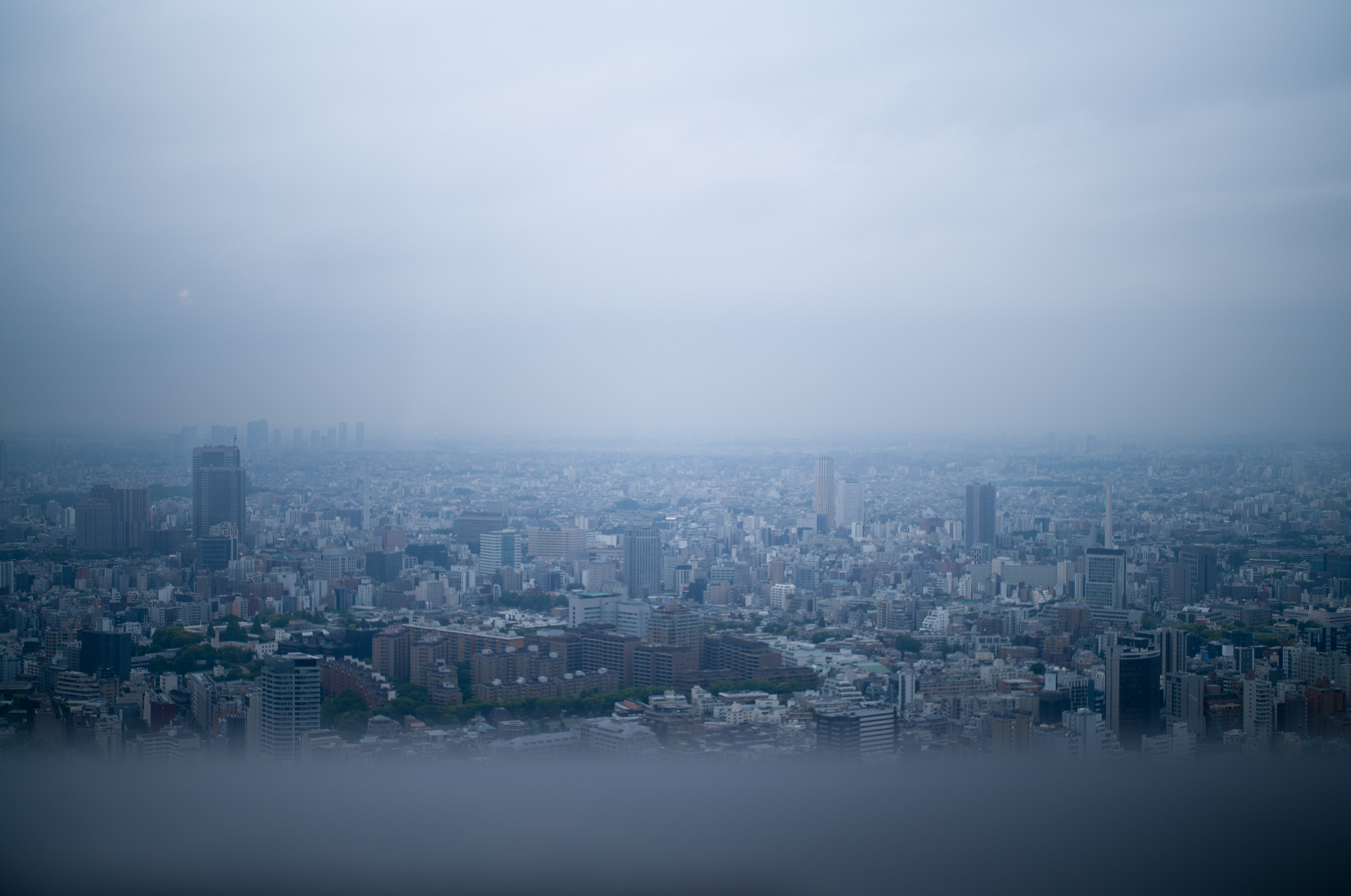 THE RITZ-CARLTON TOKYO "CLUB LEVEL" // 2022.5.06-5.08 ザ・リッツ・カールトン クラブ®レベル ザ・リッツ・カールトンの最高峰のおもてなしを、最上級の空間と設備でご体験いただける「ザ・リッツ・カールトン クラブレベル」。そのおもてなしの中心となるクラブラウンジは、レジデンスをテーマにしたラウンジの概念を超えた空間です。 レセプション、ガーデンテラス、ダイニングルーム、ライブラリーラウンジの4つの エリアに分かれた「クラブラウンジ」では、時間帯によって多彩な趣きでお客様をお迎えいたしております。お客様のクラブレベルのステイをより快適なものにするクラブコンシェルジュは、お客様一人ひとりをお名前でお呼びし、それぞれのお好みに合わせたパーソナルなサービスをお届けいたします。お誕生日や記念日、プロポーズなど特別な日のご滞在には、ご要望に合わせて心に残るひとときを演出するプランをご提案します。 ザ・ロビーラウンジ ラウンジ ホテルの45階、お客様をお迎えするメインロビーに位置する「ザ・ロビーラウンジ」は、お待ち合わせや語らいの時間を特別なものにします。毎週金～日曜日の15時～16時20分の間、「ハープ＆アフタヌーンティー」を提供しております。確かな技術を有するハープ奏者が奏でる美しい音色を聴きながらペストリーシェフによるアフタヌーンティーをお召し上がり頂けます。夕暮れへと移ろいゆく美しい東京の景色と共に、ゆったりとした午後のひとときをお楽しみ下さい45階の開放的な空間で楽しむ伝統的なアフタヌーンティー ザ・リッツ・カールトン東京の45階、お客様をお迎えするメインロビーに位置する「ザ・ロビーラウンジ」は、お待ち合わせや語らいの時間を特別なものにします。 心地よいピアノの生演奏が流れるラグジュアリーな空間で、モダンなアフタヌーンティーセットや厳選された世界各地の茶葉によるティーセレクションと共に、優雅なひと時をお楽しみ下さい。東京の中心に位置する六本木というロケーションに相応しい、西洋と東洋のモダンな融合を表現したインテリアには、オリエンタルな紫、赤、モノトーンを基調とした配色や、和をモチーフとしたファブリックなどを用い、全体として和洋の調和を感じさせる空間となっており、時間の移ろいに合わせた生演奏が彩りを添えます。ISAIA Napoli TOKYO MIDTOWN イザイア ナポリ 東京ミッドタウン スーツ、ジャケット、シャツ、パンツ、シューズ、ネクタイ、チーフ、カバン 愛知 名古屋 Alto e Diritto altoediritto アルトエデリット 20224月19日 ミシュラン ヴァガボンド 2021年12月14日 LA VAGABONDE ラ・ヴァガボンド フレンチ フランス料理 鶴舞 ラヴァカボンド chef ryousuke iwamoto 岩本龍介 予約のとれないフレンチ 名店 美食家 放浪者 旅人 愛知県名古屋市中区千代田2丁目14-24 キャノンピア鶴舞 1F 愛知 名古屋 Alto e Diritto altoediritto アルトエデリット 超絶フレンチ ドレスコード ディナー 中華風家庭料理 ふーみん (表参道/中華料理)　〒107-0062 東京都港区南青山５丁目７−１７ 03-3498-4466　表参道・青山エリアの南青山の中華料理店、中華風家庭料理 ふーみんのオフィシャルページです　CHACOあまみや　千駄ヶ谷の有名なステーキ屋「CHACOあめみや」 炭焼きステーキ 〒151-0051 東京都渋谷区千駄ケ谷１丁目７−１２ 03-3402-6066 http://chacoamemiya.com/sp/ １９７９年（昭和５４年）に開店してから当時のままの姿の店内は重みを感じる。　（お客様からは「昭和の香りがする・・」と言われます）真っ白だった壁も年月を感じさせる趣がある。店内に入るとまず目に入るのが、大きな炭焼きの竈。営業当時からの肉の旨みを沢山吸い込んでいるかも・・・。１９７９年（昭和５４年）に開店してから当時のままの姿の店内は重みを感じる。　（お客様からは「昭和の香りがする・・」と言われます）真っ白だった壁も年月を感じさせる趣がある。店内に入るとまず目に入るのが、大きな炭焼きの竈。営業当時からの肉の旨みを沢山吸い込んでいるかも・・・。炭で焼かれたステーキのお皿は鉄板ではなく鋳物です。牛肉は融点が高いため冷めやすい鉄板ではすぐに肉が固くなってしまいます。チャコのお皿は長い時間温かいので柔らかい牛肉をゆっくりご賞味いただけます。ワイン片手に語らいながら心安らぐ美味しい時間をお過ごしください。LA BISBOCCIA　ラ・ビスボッチャ/LA BISBOCCIA (広尾/イタリアン) RISTORANTE LA BISBOCCIA 〒150-0013 東京都渋谷区恵比寿2-36-13 広尾MTRビル1F "イタリア政府公認レストラン"として選ばれた本格的イタリアン。スタッフもイタリア人が中心で、イタリアにいる気分になれそうな空間。 https://labisboccia.tokyo/ 愛知 名古屋 Vineria Cassini ヴィネリア カッシーニ 東別院 イタリアン 愛知県名古屋市中区伊勢山1-9-13 伊勢山ハイツ1F #1F Iseyamahaitsu, 1-9-13 Iseyama Naka-ku, Nagoya-shi, Aichi-ken 460-0026, Japan イタリアを旅するような気分で楽しむ郷土料理と様々なワイン "Vineria(ヴィネリア)とは、イタリア語でVino(ワイン)＋Osteria(食堂)を足した造語です。 イタリアの郷土料理とその土地で造られた様々なワインをイタリアを旅するような気分でお楽しみいただけます。 「イタリア現地の味」を目指した素材を生かすストレートかつ伝統的なイタリア料理をアラカルトもしくはコースでお楽しみください。 約200種類のイタリアワインの中から、ソムリエがベストなワインを選びます。お料理やお好みに合わせたグラスワインやワインコースもご用意しております。"2021年10月15日 煖 MEI メイ イタリアン 国際センター 名古屋市西区那古野1-23-2 四間道糸重3 mei-nagoya.com shikemichi サンタキアラ Santa Chiara コース 18時一斉スタート きのこ キノコ 森内敬子　モーゼ十戒　ナナツモリピノノワール 2016 pinot noir ドメーヌタカヒコ 曽我貴彦 北海道余市郡余市町登町1395  ワイン名古屋市東区徳川町　天然キノコ MEI 那古野 ネコ 猫　にゃんこ 愛知 名古屋 Alto e Diritto altoediritto アルトエデリット カウンター7席 えごま　味噌カツ ミソカツ みそかつ とんかつ 東別院 〒460-0021 愛知県名古屋市中区平和2丁目16-15 052-323-0963  鶴舞線のガード下にあるトンカツの美味しいお店 みそかつ えごま　和食 美奈登 ミナト 老舗焼肉店 神宮前/焼肉 レトロ モクモク 味噌ダレ とんちゃん 熱田 ホルモン ヤキニク とんねるず ペレ きたなシュラン 懐かし 名鉄堀田駅から徒歩20分 瑞穂区 〒467-0879 愛知県名古屋市瑞穂区平郷町2-6-2 LA VAGABONDE ラ・ヴァガボンド フレンチ フランス料理 鶴舞 ラヴァカボンド chef ryousuke iwamoto 岩本龍介 予約のとれないフレンチ 名店 美食家 放浪者 旅人 愛知県名古屋市中区千代田2丁目14-24 キャノンピア鶴舞 1F 愛知 名古屋 Alto e Diritto altoediritto アルトエデリット 超絶フレンチ ドレスコード ディナー STEAK HOUSE Beef Okuma ステーキハウス ビーフオークマ 名古屋店 霜降り黒毛和牛 サーロイン フィレ シャトーブリアン 仙台牛 宮城牛 近江牛 150g 200g ハンバーグ 松坂屋 名古屋店 愛知　名古屋 Alto e Diritto altoediritto  GW休暇 Alto e Diritto アルトエデリット altoediritto 愛知 名古屋 ゴールデンウィーク 休暇 炭火焼肉 煖  だん ダン 愛知 名古屋 焼き肉  名駅店 瑞穂本店 Alto e Diritto altoediritto アルトエデリット 夢 希望 Dream FREEMASONRY フリーメーソン AUDEMARS PIGUET オーデマピゲ SEX PISTOLS セックスピストルズ JOY DIVISION ジョイディヴィジョン DAVID BOWIE デヴィットボーウィ THE VELVET UNDERGROUND ザベルベットアンダーグラウンド THE ROLLING STONES ザローリングストーンズ QUEEN クイーン LED ZEPPELIN レッドツェッペリン Alto e Diritto アルトエデリット 愛知 名古屋 Italy MOORER ムーレー / BELVEST ベルベスト / ISAIA イザイア / LUCA GRASSIA ルカグラシア / Alfredo Rifugio アルフレードリフージオ / LARDINI ラルディーニ / De Petrillo デ・ペトリロ / TAGLIATORE タリアトーレ / Sealup シーラップ / EMMETI エンメティ / CINQUANTA チンクアンタ / SILENCE サイレンス / MOLEC モレック / Finamore フィナモレ / ORIAN オリアン / AVINO Laboratorio Napoletano アヴィーノ / INCOTEX インコテックス / INCOTEX SLACKS インコテックススラックス / PT TORINO ピーティートリノ / BERWICH ベルウィッチ / VIGANO ヴィガーノ / RICHARD J.BROWN リチャードJブラウン / FEDELI フェデーリ / MANRICO CASHMERE マンリコカシミヤ / ZANONE ザノーネ / Cruciani クルチアーニ / GRAN SASSO グランサッソ / Settefili Cashmere セッテフィーリカシミア / Girelli Bruni ジレリブルーニ / ENZO BONAFE エンツォボナフェ / FERRANTE フェランテ / GHOUD ゴード / ACATE アカーテ / Cisei シセイ / STEFANO RICCI ステファノリッチ / ALPO アル France Georges de Patricia ジョルジュドパトリシア / SAINT LAURENTサンローラン / CELINE セリーヌ / AUBERCY オーベルシー / lucien pellat-finet ルシアンペラフィネ / NATIONAL STANDARD ナショナルスタンダー U.S.A. South Paradiso Leather サウスパラディソ / JACQUESMARIEMAGE ジャックマリーマージュ / MARC MARMEL マークマーメル / WHITE'S BOOTS ホワイツブーツ / JUTTA NEUMANN ユッタニューマン England GRENFELL グレンフェル / J&M DAVIDSON ジェイアンドエムディヴィッドソン / JAMES GROSE ジェームスグロース / JOHN SMEDLEY ジョンスメドレー / Johnstons ジョンストンズ Other FIXER フィクサー / cuervo bopoha クエルボ ヴァローナ / BACKLASH The Line バックラッシュ ザライン / RIVORA リヴォラ / C.QP / Order Suit オーダースーツ 愛知 名古屋 Alto e Diritto altoediritto アルトエデリット