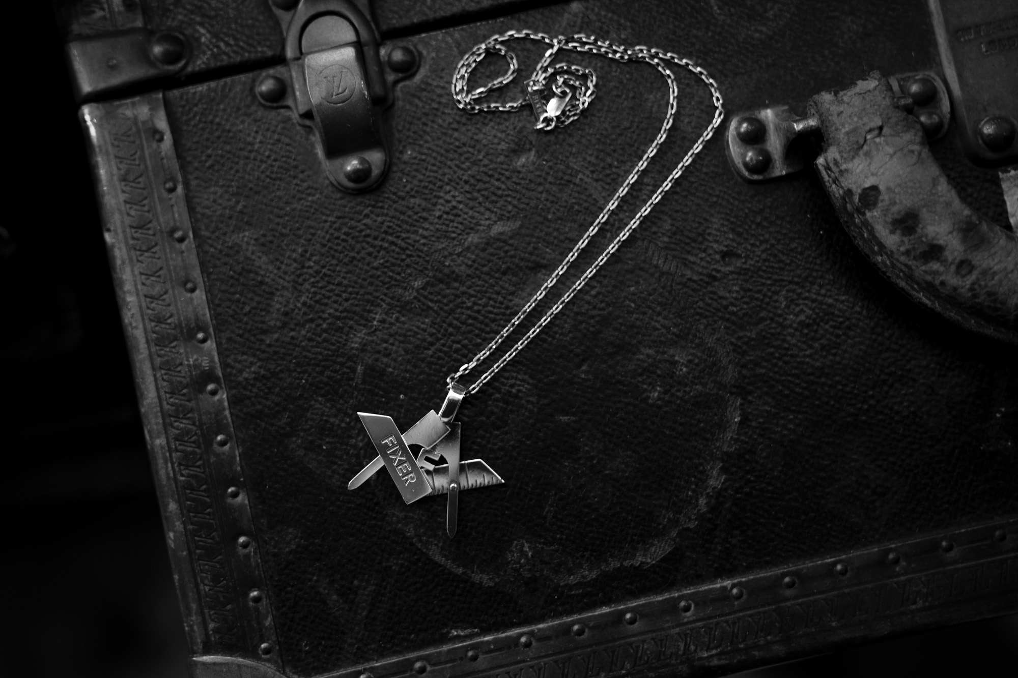 FIXER COMPASS AND RULER NECKLACE 925 STERLING SILVER　フィクサー コンパス 定規 ネックレス 925スターリングシルバー 愛知 名古屋 Alto e Diritto altoediritto アルトエデリット