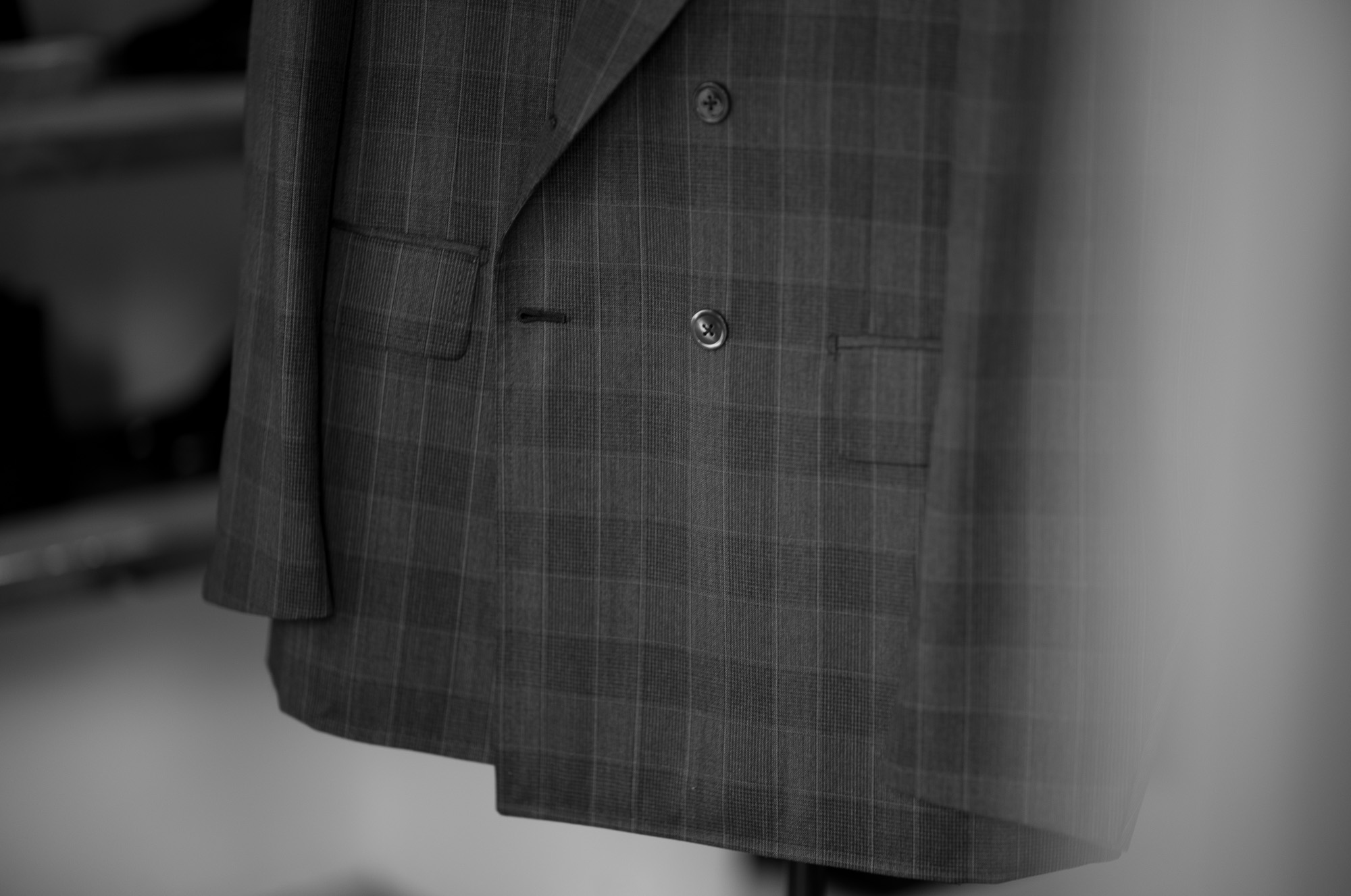 ISAIA "MADE TO MEASURE" CAPRI 3P SUITS "SCABAL" GLEN CHECK 2022SS 愛知　名古屋 Alto e Diritto altoediritto アルトエデリット スーツ 3Pスーツ ベスト ジャケット パンツ チェック 3Pスーツ　グレンチェック カプリ SCABAL WOOL 100