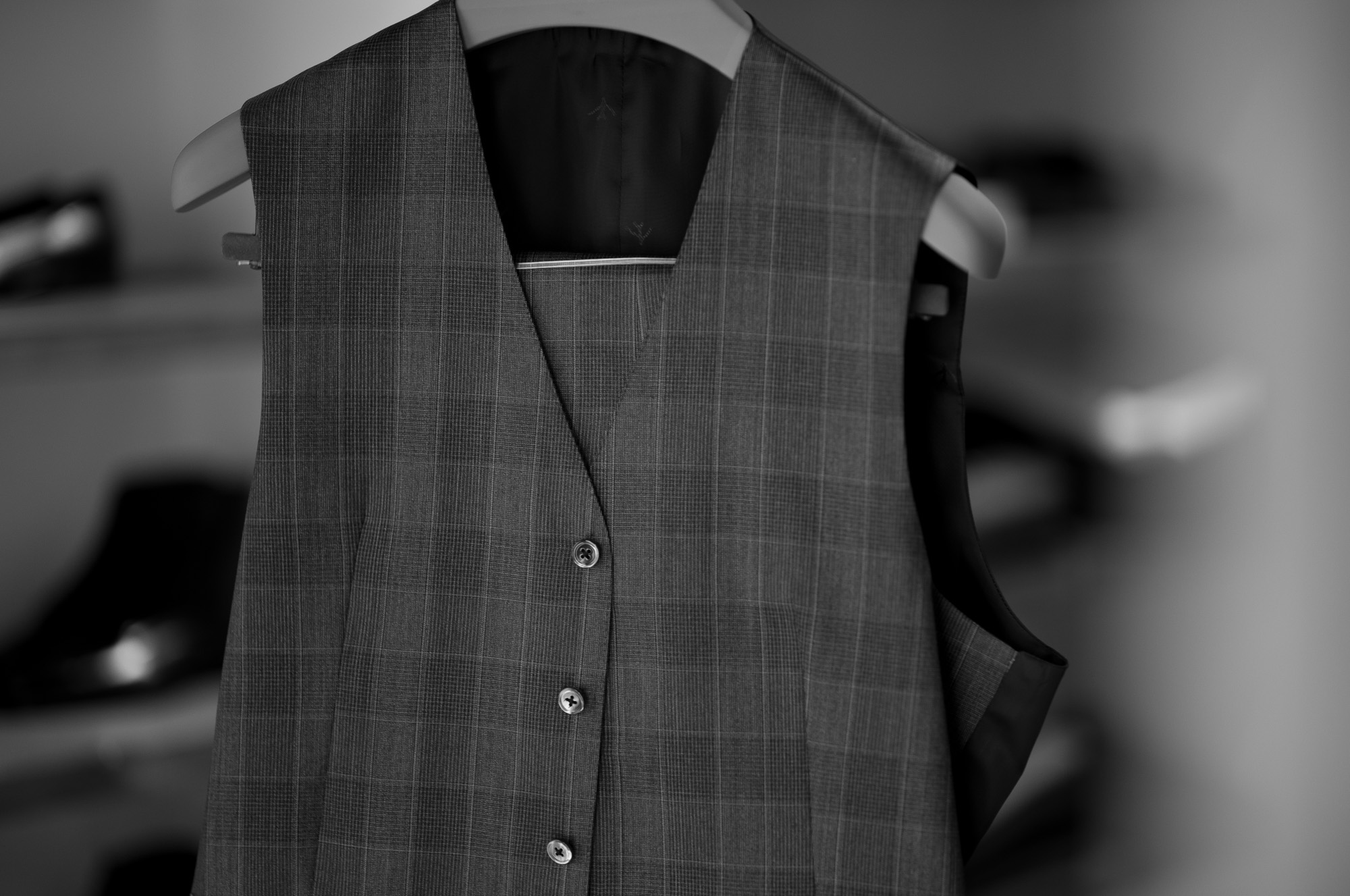 ISAIA "MADE TO MEASURE" CAPRI 3P SUITS "SCABAL" GLEN CHECK 2022SS 愛知　名古屋 Alto e Diritto altoediritto アルトエデリット スーツ 3Pスーツ ベスト ジャケット パンツ チェック 3Pスーツ　グレンチェック カプリ SCABAL WOOL 100