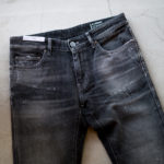PT TORINO DENIM (ピーティートリノデニム) ROCK (ロック) SKINNY FIT (スキニーフィット) STRETCH BLACK VINTAGE DENIM 12 Oz ストレッチ クラッシュ デニムパンツ BLACK (ブラック・MK39) 2022秋冬 【ご予約受付中】のイメージ
