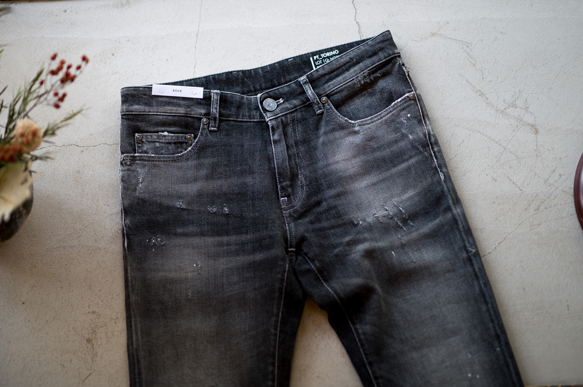 PT TORINO DENIM (ピーティートリノデニム) ROCK (ロック) SKINNY FIT (スキニーフィット) STRETCH BLACK VINTAGE DENIM 12 Oz ストレッチ クラッシュ デニムパンツ BLACK (ブラック・MK39) 2022秋冬 【ご予約受付中】愛知 名古屋 Alto e Diritto altoediritto アルトエデリット