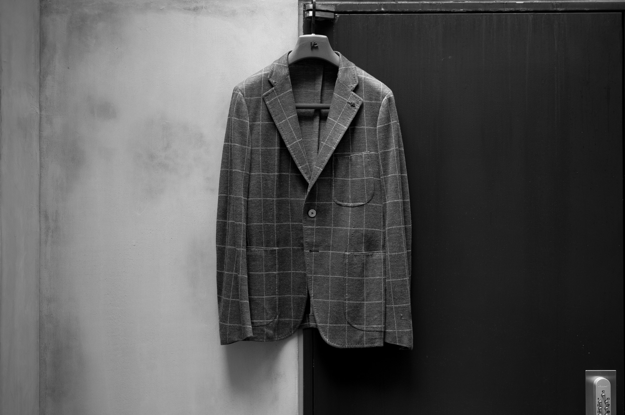 ISAIA / イザイア (2023 春夏 展示会) 2023春夏モデル ISAIA(イザイア)7704POMPEI (ポンペイ)シルク100%マダーシルク ペイズリージャケット970(グレー)42,44,46,48,50,52 462,000円  2023春夏モデルISAIA(イザイア)7704POMPEI (ポンペイ)シルク100%マダーシルク ジオメトリックジャケット 970(グレー) 42,44,46,48,50,52 462,000円 2023春夏モデル ISAIA(イザイア)SPORT SHIRT (ポンペイ)シルク100%マダーシルク ペイズリーシャツ970(グレー)42,44,46,48,50,52 118,800円 2023春夏モデルISAIA(イザイア)SPORT SHIRT (ポンペイ)シルク100%マダーシルク ジオメトリックシャツ970(グレー)42,44,46,48,50,52 118,800円