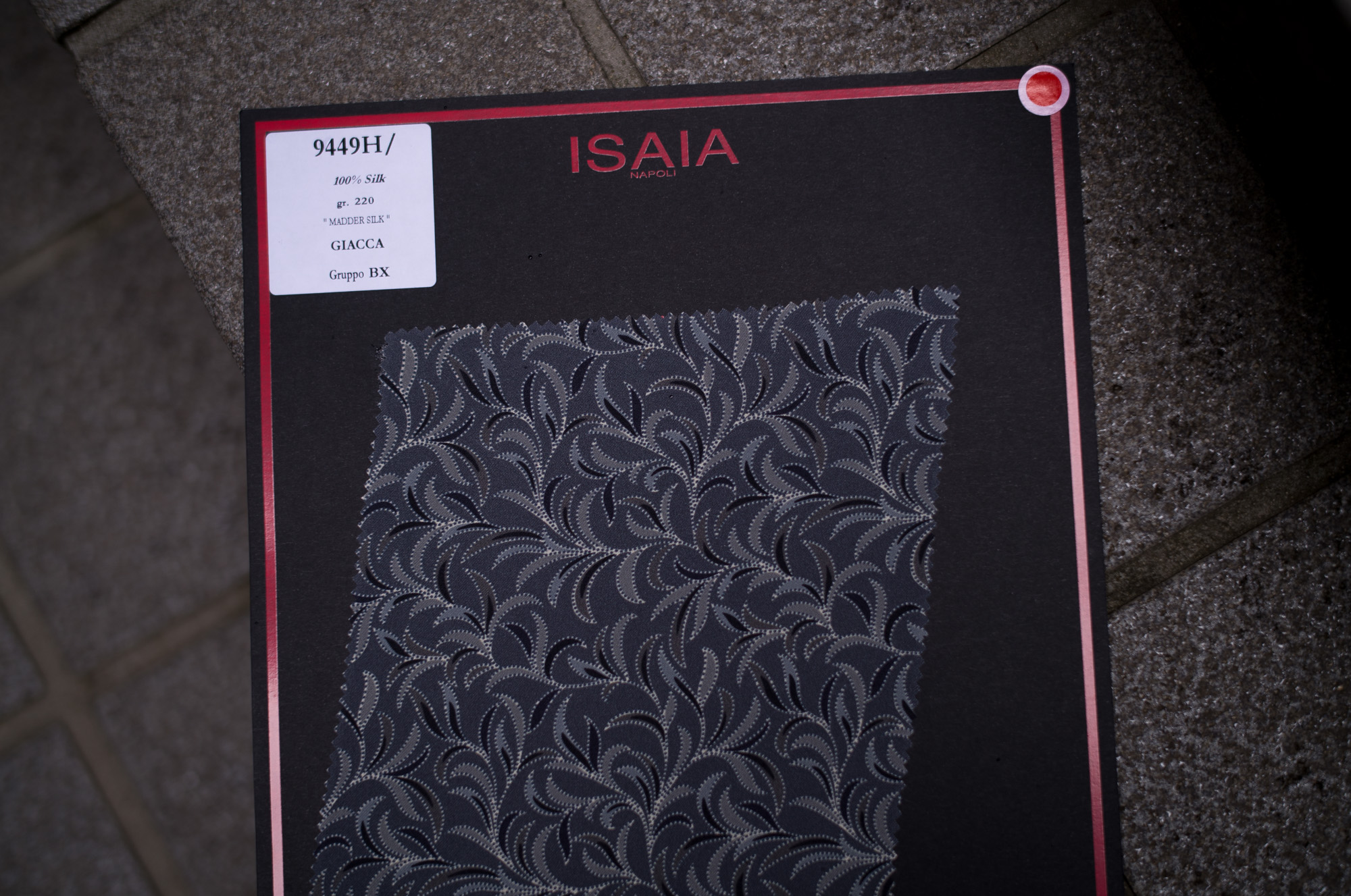 ISAIA / イザイア (2023 春夏 展示会) 2023春夏モデル ISAIA(イザイア)7704POMPEI (ポンペイ)シルク100%マダーシルク ペイズリージャケット970(グレー)42,44,46,48,50,52 462,000円  2023春夏モデルISAIA(イザイア)7704POMPEI (ポンペイ)シルク100%マダーシルク ジオメトリックジャケット 970(グレー) 42,44,46,48,50,52 462,000円 2023春夏モデル ISAIA(イザイア)SPORT SHIRT (ポンペイ)シルク100%マダーシルク ペイズリーシャツ970(グレー)42,44,46,48,50,52 118,800円 2023春夏モデルISAIA(イザイア)SPORT SHIRT (ポンペイ)シルク100%マダーシルク ジオメトリックシャツ970(グレー)42,44,46,48,50,52 118,800円