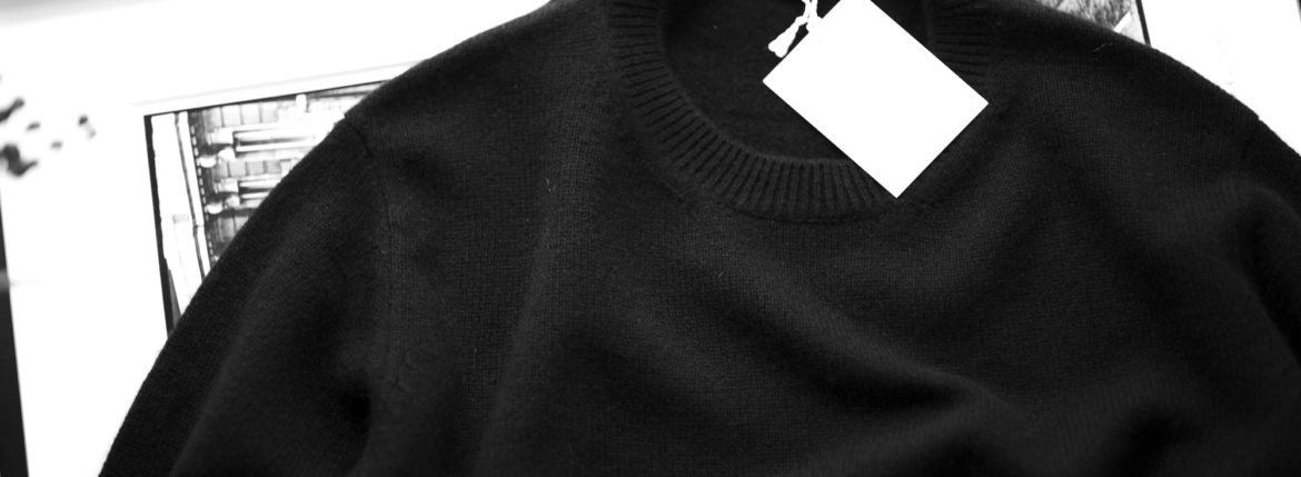 RENCONTRANT (レンコントラント) Cashmere Crew Neck Sweater (クルーネック セーター) Cashmere 100% ミドルゲージ カシミヤ ニット セーター BLACK (ブラック) MADE IN JAPAN (日本製) 2022 秋冬新作 【入荷しました】【フリー分発売開始】のイメージ