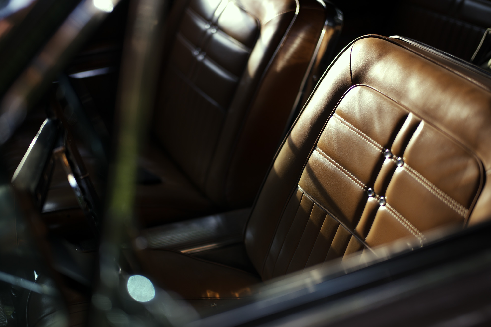 1963 Chevrolet Impala 1963年 シボレー インパラ 愛知 名古屋 チーズ月見 マクドナルド マック マクド Mcdonalds 日本マクドナルド 神はサイコロを振らない god does not throw dice leica nagoya ライカ名古屋 松坂屋ライカ 「8.23(tue)」,「8.24(wed)」 お休みとなります Brian Setzer Stray Cats LONDON / HERBIE YAMAGUCHI 1981 【Alto e Diritto // exclusive】【SMALL 2/20】ブライアンセッツァー ストレイキャッツ ハービー山口　ISAMUKATAYAMA BACKLASH 片山勇 LEON レオン 雑誌 渡辺 編集 karaoke カラオケ BARONROUGE バロンルージュ 〒460-0008 愛知県名古屋市中区栄5丁目19番12 @nagoya_baronrouge 050-5872-9950 移転 renewal open 。大人がひっそりと訪れる酒と料理を嗜むお店 25年続くお店が少しだけ移転しリニューアルオープン。新築のビル2階に佇む大人のためのレストラン＆バー。大人の階段を上り重厚な扉を開けると1日の疲れをリセット。大人の日常にそっと手を差し伸べる程よい非日常空間。プロが作る美味い酒 と しっかり食べられる料理。酒だけでも 料理だけでも 会話だけでも お気軽に。初めてご来店の方も いつもの馴染みのお店にしてください。八乃助 ISAMUKATAYAMABACKLASH イサムカタヤマバックラッシュ 片山勇 バックラッシュ ATSUTA JINGU ///【LEICA M10-P ASC 100 Edition + SUMMILUX-M F1.4/50mm ASPH】2022年5月11日 火曜 熱田神宮 Wolfgang's Steakhouse Signature Aoyama WOLFGANS'S STEAKHOUSE ウルフギャング ステーキハウス Tボーンステーキ  東京都 港区 北青山 2-5-8　青山OM-SQUARE1F 03-5843-0822 100席 (ダイニング58席、個室A：10席、個室B：8席、バー＆ウイスキーラウンジ24席) THE RITZ-CARLTON TOKYO "CLUB LEVEL" // 2022.5.06-5.08 ザ・リッツ・カールトン クラブ®レベル ザ・リッツ・カールトンの最高峰のおもてなしを、最上級の空間と設備でご体験いただける「ザ・リッツ・カールトン クラブレベル」。そのおもてなしの中心となるクラブラウンジは、レジデンスをテーマにしたラウンジの概念を超えた空間です。 レセプション、ガーデンテラス、ダイニングルーム、ライブラリーラウンジの4つの エリアに分かれた「クラブラウンジ」では、時間帯によって多彩な趣きでお客様をお迎えいたしております。お客様のクラブレベルのステイをより快適なものにするクラブコンシェルジュは、お客様一人ひとりをお名前でお呼びし、それぞれのお好みに合わせたパーソナルなサービスをお届けいたします。お誕生日や記念日、プロポーズなど特別な日のご滞在には、ご要望に合わせて心に残るひとときを演出するプランをご提案します。 ザ・ロビーラウンジ ラウンジ ホテルの45階、お客様をお迎えするメインロビーに位置する「ザ・ロビーラウンジ」は、お待ち合わせや語らいの時間を特別なものにします。毎週金～日曜日の15時～16時20分の間、「ハープ＆アフタヌーンティー」を提供しております。確かな技術を有するハープ奏者が奏でる美しい音色を聴きながらペストリーシェフによるアフタヌーンティーをお召し上がり頂けます。夕暮れへと移ろいゆく美しい東京の景色と共に、ゆったりとした午後のひとときをお楽しみ下さい45階の開放的な空間で楽しむ伝統的なアフタヌーンティー ザ・リッツ・カールトン東京の45階、お客様をお迎えするメインロビーに位置する「ザ・ロビーラウンジ」は、お待ち合わせや語らいの時間を特別なものにします。 心地よいピアノの生演奏が流れるラグジュアリーな空間で、モダンなアフタヌーンティーセットや厳選された世界各地の茶葉によるティーセレクションと共に、優雅なひと時をお楽しみ下さい。東京の中心に位置する六本木というロケーションに相応しい、西洋と東洋のモダンな融合を表現したインテリアには、オリエンタルな紫、赤、モノトーンを基調とした配色や、和をモチーフとしたファブリックなどを用い、全体として和洋の調和を感じさせる空間となっており、時間の移ろいに合わせた生演奏が彩りを添えます。ISAIA Napoli TOKYO MIDTOWN イザイア ナポリ 東京ミッドタウン スーツ、ジャケット、シャツ、パンツ、シューズ、ネクタイ、チーフ、カバン 愛知 名古屋 Alto e Diritto altoediritto アルトエデリット 20224月19日 ミシュラン ヴァガボンド 2021年12月14日 LA VAGABONDE ラ・ヴァガボンド フレンチ フランス料理 鶴舞 ラヴァカボンド chef ryousuke iwamoto 岩本龍介 予約のとれないフレンチ 名店 美食家 放浪者 旅人 愛知県名古屋市中区千代田2丁目14-24 キャノンピア鶴舞 1F 愛知 名古屋 Alto e Diritto altoediritto アルトエデリット 超絶フレンチ ドレスコード ディナー 中華風家庭料理 ふーみん (表参道/中華料理)　〒107-0062 東京都港区南青山５丁目７−１７ 03-3498-4466　表参道・青山エリアの南青山の中華料理店、中華風家庭料理 ふーみんのオフィシャルページです　CHACOあまみや　千駄ヶ谷の有名なステーキ屋「CHACOあめみや」 炭焼きステーキ 〒151-0051 東京都渋谷区千駄ケ谷１丁目７−１２ 03-3402-6066 http://chacoamemiya.com/sp/ １９７９年（昭和５４年）に開店してから当時のままの姿の店内は重みを感じる。　（お客様からは「昭和の香りがする・・」と言われます）真っ白だった壁も年月を感じさせる趣がある。店内に入るとまず目に入るのが、大きな炭焼きの竈。営業当時からの肉の旨みを沢山吸い込んでいるかも・・・。１９７９年（昭和５４年）に開店してから当時のままの姿の店内は重みを感じる。　（お客様からは「昭和の香りがする・・」と言われます）真っ白だった壁も年月を感じさせる趣がある。店内に入るとまず目に入るのが、大きな炭焼きの竈。営業当時からの肉の旨みを沢山吸い込んでいるかも・・・。炭で焼かれたステーキのお皿は鉄板ではなく鋳物です。牛肉は融点が高いため冷めやすい鉄板ではすぐに肉が固くなってしまいます。チャコのお皿は長い時間温かいので柔らかい牛肉をゆっくりご賞味いただけます。ワイン片手に語らいながら心安らぐ美味しい時間をお過ごしください。LA BISBOCCIA　ラ・ビスボッチャ/LA BISBOCCIA (広尾/イタリアン) RISTORANTE LA BISBOCCIA 〒150-0013 東京都渋谷区恵比寿2-36-13 広尾MTRビル1F "イタリア政府公認レストラン"として選ばれた本格的イタリアン。スタッフもイタリア人が中心で、イタリアにいる気分になれそうな空間。 https://labisboccia.tokyo/ 愛知 名古屋 Vineria Cassini ヴィネリア カッシーニ 東別院 イタリアン 愛知県名古屋市中区伊勢山1-9-13 伊勢山ハイツ1F #1F Iseyamahaitsu, 1-9-13 Iseyama Naka-ku, Nagoya-shi, Aichi-ken 460-0026, Japan イタリアを旅するような気分で楽しむ郷土料理と様々なワイン "Vineria(ヴィネリア)とは、イタリア語でVino(ワイン)＋Osteria(食堂)を足した造語です。 イタリアの郷土料理とその土地で造られた様々なワインをイタリアを旅するような気分でお楽しみいただけます。 「イタリア現地の味」を目指した素材を生かすストレートかつ伝統的なイタリア料理をアラカルトもしくはコースでお楽しみください。 約200種類のイタリアワインの中から、ソムリエがベストなワインを選びます。お料理やお好みに合わせたグラスワインやワインコースもご用意しております。"2021年10月15日 煖 MEI メイ イタリアン 国際センター 名古屋市西区那古野1-23-2 四間道糸重3 mei-nagoya.com shikemichi サンタキアラ Santa Chiara コース 18時一斉スタート きのこ キノコ 森内敬子　モーゼ十戒　ナナツモリピノノワール 2016 pinot noir ドメーヌタカヒコ 曽我貴彦 北海道余市郡余市町登町1395  ワイン名古屋市東区徳川町　天然キノコ MEI 那古野 ネコ 猫　にゃんこ 愛知 名古屋 Alto e Diritto altoediritto アルトエデリット カウンター7席 えごま　味噌カツ ミソカツ みそかつ とんかつ 東別院 〒460-0021 愛知県名古屋市中区平和2丁目16-15 052-323-0963  鶴舞線のガード下にあるトンカツの美味しいお店 みそかつ えごま　和食 美奈登 ミナト 老舗焼肉店 神宮前/焼肉 レトロ モクモク 味噌ダレ とんちゃん 熱田 ホルモン ヤキニク とんねるず ペレ きたなシュラン 懐かし 名鉄堀田駅から徒歩20分 瑞穂区 〒467-0879 愛知県名古屋市瑞穂区平郷町2-6-2 LA VAGABONDE ラ・ヴァガボンド フレンチ フランス料理 鶴舞 ラヴァカボンド chef ryousuke iwamoto 岩本龍介 予約のとれないフレンチ 名店 美食家 放浪者 旅人 愛知県名古屋市中区千代田2丁目14-24 キャノンピア鶴舞 1F 愛知 名古屋 Alto e Diritto altoediritto アルトエデリット 超絶フレンチ ドレスコード ディナー STEAK HOUSE Beef Okuma ステーキハウス ビーフオークマ 名古屋店 霜降り黒毛和牛 サーロイン フィレ シャトーブリアン 仙台牛 宮城牛 近江牛 150g 200g ハンバーグ 松坂屋 名古屋店 愛知　名古屋 Alto e Diritto altoediritto  GW休暇 Alto e Diritto アルトエデリット altoediritto 愛知 名古屋 ゴールデンウィーク 休暇 炭火焼肉 煖  だん ダン 愛知 名古屋 焼き肉  名駅店 瑞穂本店 Alto e Diritto altoediritto アルトエデリット 夢 希望 Dream FREEMASONRY フリーメーソン AUDEMARS PIGUET オーデマピゲ SEX PISTOLS セックスピストルズ JOY DIVISION ジョイディヴィジョン DAVID BOWIE デヴィットボーウィ THE VELVET UNDERGROUND ザベルベットアンダーグラウンド THE ROLLING STONES ザローリングストーンズ QUEEN クイーン LED ZEPPELIN レッドツェッペリン Alto e Diritto アルトエデリット 愛知 名古屋 Italy MOORER ムーレー / BELVEST ベルベスト / ISAIA イザイア / LUCA GRASSIA ルカグラシア / Alfredo Rifugio アルフレードリフージオ / LARDINI ラルディーニ / De Petrillo デ・ペトリロ / TAGLIATORE タリアトーレ / Sealup シーラップ / EMMETI エンメティ / CINQUANTA チンクアンタ / SILENCE サイレンス / MOLEC モレック / Finamore フィナモレ / ORIAN オリアン / AVINO Laboratorio Napoletano アヴィーノ / INCOTEX インコテックス / INCOTEX SLACKS インコテックススラックス / PT TORINO ピーティートリノ / BERWICH ベルウィッチ / VIGANO ヴィガーノ / RICHARD J.BROWN リチャードJブラウン / FEDELI フェデーリ / MANRICO CASHMERE マンリコカシミヤ / ZANONE ザノーネ / Cruciani クルチアーニ / GRAN SASSO グランサッソ / Settefili Cashmere セッテフィーリカシミア / Girelli Bruni ジレリブルーニ / ENZO BONAFE エンツォボナフェ / FERRANTE フェランテ / GHOUD ゴード / ACATE アカーテ / Cisei シセイ / STEFANO RICCI ステファノリッチ / ALPO アル France Georges de Patricia ジョルジュドパトリシア / SAINT LAURENTサンローラン / CELINE セリーヌ / AUBERCY オーベルシー / lucien pellat-finet ルシアンペラフィネ / NATIONAL STANDARD ナショナルスタンダー U.S.A. South Paradiso Leather サウスパラディソ / JACQUESMARIEMAGE ジャックマリーマージュ / MARC MARMEL マークマーメル / WHITE'S BOOTS ホワイツブーツ / JUTTA NEUMANN ユッタニューマン England GRENFELL グレンフェル / J&M DAVIDSON ジェイアンドエムディヴィッドソン / JAMES GROSE ジェームスグロース / JOHN SMEDLEY ジョンスメドレー / Johnstons ジョンストンズ Other FIXER フィクサー / cuervo bopoha クエルボ ヴァローナ / BACKLASH The Line バックラッシュ ザライン / RIVORA リヴォラ / C.QP / Order Suit オーダースーツ 愛知 名古屋 Alto e Diritto altoediritto アルトエデリッライカM10 アポズミクロン 2021 October.27 21年目スタート 21年目からは楽しくゆっくりすごしてゆけたらなと思ってます ジョーストラマー 「10.26(tue)」,「10.27(wed)」 お休みとなります Thames LONDON / HERBIE YAMAGUCHI 1983 テムズ川 ロンドン ハービー山口 1983年 イギリス England イングランド 写真家 写真 Not Banksy ノットバンクシー BANKSY バンクシー 我々の敵はあなたの敵じゃない   共に生きよう LEICA // APO-SUMMICRON-M f2/35mm ASPH. ライカ アポ・ズミクロンM f2/35mm ASPH. 愛知 名古屋 Alto e Diritto altoediritto アルトエデリット 世界最高峰のレンズと称賛され続けているライカMレンズにおいて、アポ・ズミクロンM f2/35mm ASPH.もそのMレンズの名にふさわしい優れた性能を誇ります。さらに、アポ・ズミクロンMシリーズのレンズとしてはもちろんのこと、これまでにない新しいタイプのMレンズとして目をひく存在でもあります。その特長は、Mレンズの中で最短で唯一ともいえる最短撮影距離と、きわめてシャープな描写力、美しいボケ味、そして開放F値F2という明るさにあります。ドイツならではの高度な製造技術が生み出したこのレンズを活用すれば、M型カメラはもとより、「ライカSL2」や「ライカSL2-S」でも、優れた描写力を活用してあらゆるシーンでの撮影が楽しめます。 光学系の設計に全撮影距離で高画質が得られるフローティングシステムを採用しているため、近距離撮影でも高い描写力を発揮しながら、Mレンズでは唯一となるわずか30cmという最短撮影距離を実現しています。フォーカスリングの回転角は300°ときわめて大きく、最短撮影距離が短くなっているにも関わらず緻密なピント合わせが可能です。開放値はF2.0という明るさで、クリエイティブな作品づくりも多彩に楽しめます。その時々の貴重な瞬間を、ライカらしい高品位な写真として記録することができます。イギリスの写真家ヒュー・ジョン氏は、ポートレート撮影でもアポ・ズミクロンM f2/35mm ASPH.が威力を発揮することを実感しました。「被写界深度がこれほど浅くなるとは驚きました。まつげの部分が驚くほどシャープに描写され、そこから徐々にボケていく。これは元のサイズのまま一部をトリミングしたものですが、85mm、いや、105mmのレンズで撮影したかのような仕上がりです！」「アポ・ズミクロンM f2/35mm ASPH.は、美しいボケ味でポートレート写真に新たな可能性をもたらすレンズですね。それに接写もこなせるので、まさにオールラウンドな1本だと言えます。色の再現性も絶妙で、シャープな解像感も素晴らしい。これさえあれば他のレンズはいらないと言ってもいいかもしれません！」2021年8月18日 Leica Nagoya ライカ松坂屋名古屋店 ライカ名古屋 460-8430 愛知県中区栄3-16-1 松坂屋名古屋店 北館3Ｆ 052-264-2840 入鹿池　いるかいけ 名古屋近郊のボート釣りのメッカ 愛知県犬山市の入鹿、飛騨木曽川国定公園内にある人工の農業用ため池 わかさぎ釣り・ブラックバス釣りなら入鹿池にある見晴茶屋へ https://inuyama.gr.jp/miharashi.html 犬山観光情報  ワカサギやブラックバス釣りのメッカとして知られる入鹿池 ブラックバス釣果 犬山名物 でんがく 五平餅 見晴茶屋 愛知県犬山市堤下60 蓬ぜん 犬山 犬山口 愛知 名古屋名物 ひつまぶし http://houzen.s-d.jp/index.html 犬山城 ミシュランガイド愛知2019 あつた蓬莱軒 22年間修行 店主 うなぎ ウナギ 鰻 愛知県犬山市上坂町4-168 0568-39-5077 犬山市観光協会 ミシュラン 博多串焼き 八乃助  焼き鳥 焼鳥 愛知 名古屋 とみやBLOG 富屋酒店 とみやBLOG ライカ LEICA LEICA M10-p ASC100 EDITION ライカM10-P ズミルックス 2021年7月27日 煖 MEI メイ イタリアン 国際センター 名古屋市西区那古野1-23-2 四間道糸重3 mei-nagoya.com shikemichi サンタキアラ Santa Chiara コース 18時一斉スタート きのこ キノコ 森内敬子　モーゼ十戒　ナナツモリピノノワール 2016 pinot noir ドメーヌタカヒコ 曽我貴彦 北海道余市郡余市町登町1395  ワイン名古屋市東区徳川町　天然キノコ MEI 那古野 ネコ 猫　にゃんこ 愛知 名古屋 Alto e Diritto altoediritto アルトエデリット カウンター7席 えごま　味噌カツ ミソカツ みそかつ とんかつ 東別院 〒460-0021 愛知県名古屋市中区平和2丁目16-15 052-323-0963  鶴舞線のガード下にあるトンカツの美味しいお店 みそかつ えごま　和食 美奈登 ミナト 老舗焼肉店 神宮前/焼肉 レトロ モクモク 味噌ダレ とんちゃん 熱田 ホルモン ヤキニク とんねるず ペレ きたなシュラン 懐かし 名鉄堀田駅から徒歩20分 瑞穂区 〒467-0879 愛知県名古屋市瑞穂区平郷町2-6-2 LA VAGABONDE ラ・ヴァガボンド フレンチ フランス料理 鶴舞 ラヴァカボンド chef ryousuke iwamoto 岩本龍介 予約のとれないフレンチ 名店 美食家 放浪者 旅人 愛知県名古屋市中区千代田2丁目14-24 キャノンピア鶴舞 1F 愛知 名古屋 Alto e Diritto altoediritto アルトエデリット 超絶フレンチ ドレスコード ディナー STEAK HOUSE Beef Okuma ステーキハウス ビーフオークマ 名古屋店 霜降り黒毛和牛 サーロイン フィレ シャトーブリアン 仙台牛 宮城牛 近江牛 150g 200g ハンバーグ 松坂屋 名古屋店 愛知　名古屋 Alto e Diritto altoediritto  GW休暇 Alto e Diritto アルトエデリット altoediritto 愛知 名古屋 ゴールデンウィーク 休暇 炭火焼肉 煖  だん ダン 愛知 名古屋 焼き肉  名駅店 瑞穂本店 Alto e Diritto altoediritto アルトエデリット 夢 希望 Dream FREEMASONRY フリーメーソン AUDEMARS PIGUET オーデマピゲ SEX PISTOLS セックスピストルズ JOY DIVISION ジョイディヴィジョン DAVID BOWIE デヴィットボーウィ THE VELVET UNDERGROUND ザベルベットアンダーグラウンド THE ROLLING STONES ザローリングストーンズ QUEEN クイーン LED ZEPPELIN レッドツェッペリン Alto e Diritto アルトエデリット 愛知 名古屋 Italy MOORER ムーレー / BELVEST ベルベスト / ISAIA イザイア / LUCA GRASSIA ルカグラシア / Alfredo Rifugio アルフレードリフージオ / LARDINI ラルディーニ / De Petrillo デ・ペトリロ / TAGLIATORE タリアトーレ / Sealup シーラップ / EMMETI エンメティ / CINQUANTA チンクアンタ / SILENCE サイレンス / MOLEC モレック / Finamore フィナモレ / ORIAN オリアン / AVINO Laboratorio Napoletano アヴィーノ / INCOTEX インコテックス / INCOTEX SLACKS インコテックススラックス / PT TORINO ピーティートリノ / BERWICH ベルウィッチ / VIGANO ヴィガーノ / RICHARD J.BROWN リチャードJブラウン / FEDELI フェデーリ / MANRICO CASHMERE マンリコカシミヤ / ZANONE ザノーネ / Cruciani クルチアーニ / GRAN SASSO グランサッソ / Settefili Cashmere セッテフィーリカシミア / Girelli Bruni ジレリブルーニ / ENZO BONAFE エンツォボナフェ / FERRANTE フェランテ / GHOUD ゴード / ACATE アカーテ / Cisei シセイ / STEFANO RICCI ステファノリッチ / ALPO アル France Georges de Patricia ジョルジュドパトリシア / SAINT LAURENTサンローラン / CELINE セリーヌ / AUBERCY オーベルシー / lucien pellat-finet ルシアンペラフィネ / NATIONAL STANDARD ナショナルスタンダー U.S.A. South Paradiso Leather サウスパラディソ / JACQUESMARIEMAGE ジャックマリーマージュ / MARC MARMEL マークマーメル / WHITE'S BOOTS ホワイツブーツ / JUTTA NEUMANN ユッタニューマン England GRENFELL グレンフェル / J&M DAVIDSON ジェイアンドエムディヴィッドソン / JAMES GROSE ジェームスグロース / JOHN SMEDLEY ジョンスメドレー / Johnstons ジョンストンズ Other FIXER フィクサー / cuervo bopoha クエルボ ヴァローナ / BACKLASH The Line バックラッシュ ザライン / RIVORA リヴォラ / C.QP / Order Suit オーダースーツ 愛知 名古屋 Alto e Diritto altoediritto アルトエデリット