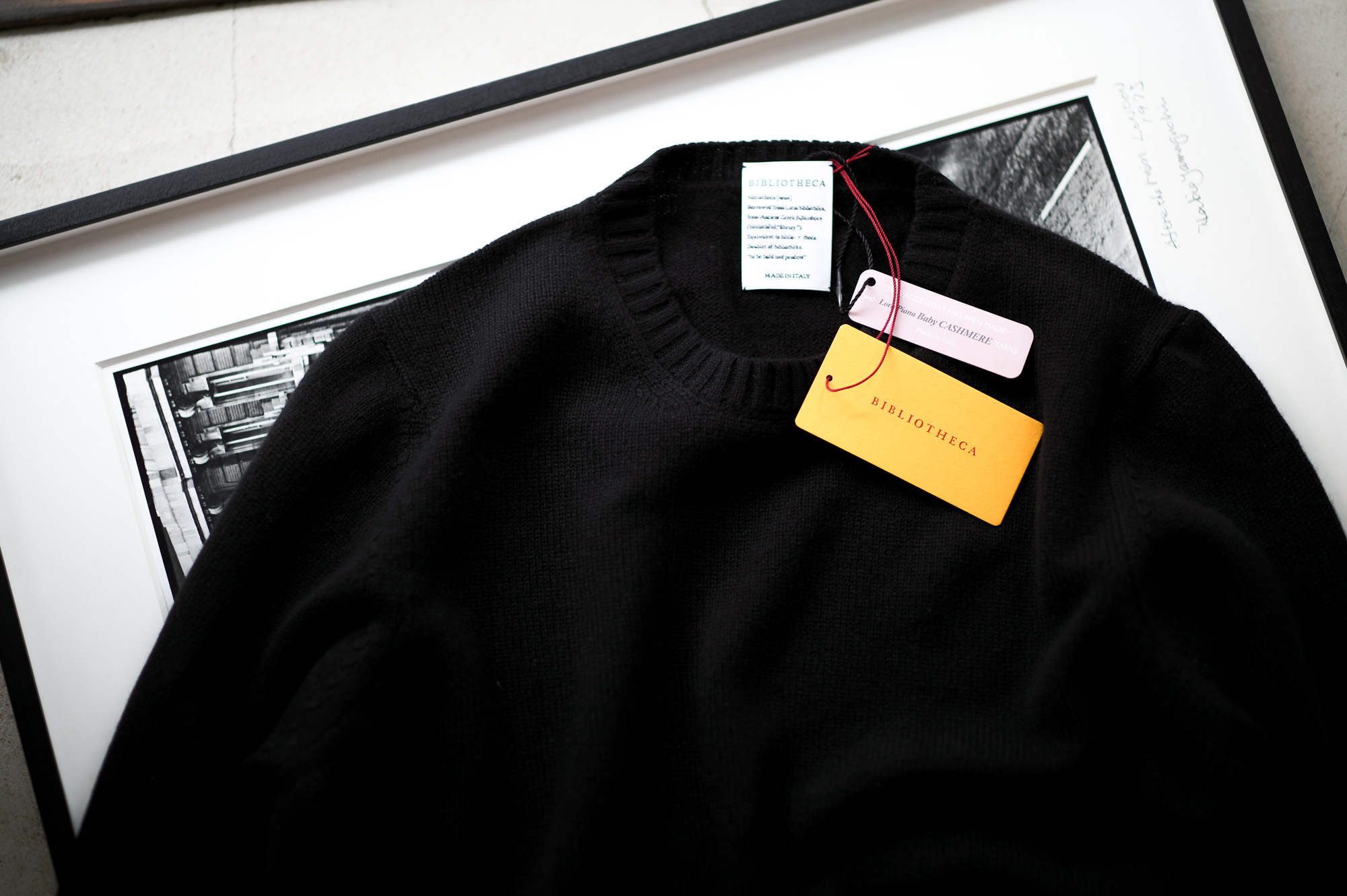 BIBLIOTHECA (ビブリオテカ) Baby Cashmere Crew Neck Sweater (ベビーカシミヤ クルーネック セーター) Loropiana (ロロピアーナ) Baby Cashmere 100% 7ゲージ ベビーカシミヤ ニット セーター BLACK (ブラック・22) MADE IN ITALY (イタリア製) 2022秋冬新作 【入荷しました】【フリー分発売開始】愛知 名古屋 Alto e Diritto altoediritto アルトエデリット