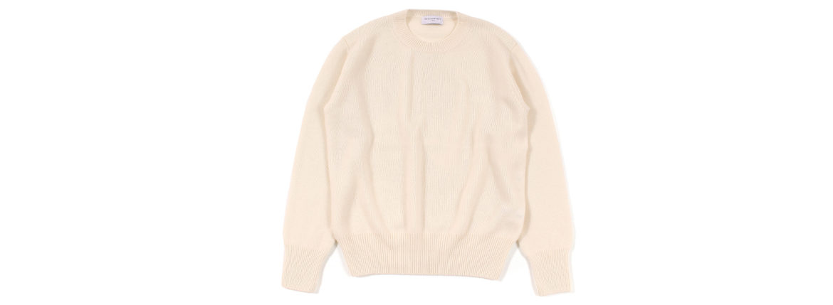 RENCONTRANT (レンコントラント) Cashmere Crew Neck Sweater (クルーネック セーター) Cashmere 100% ミドルゲージ カシミヤ ニット セーター GARDENIA (ホワイト) MADE IN JAPAN (日本製) 2022 秋冬新作のイメージ