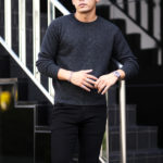 RENCONTRANT (レンコントラント) Cashmere Crew Neck Sweater (クルーネック セーター) Cashmere 100% ミドルゲージ カシミヤ ニット セーター CROW (チャコール) MADE IN JAPAN (日本製) 2022 秋冬新作のイメージ
