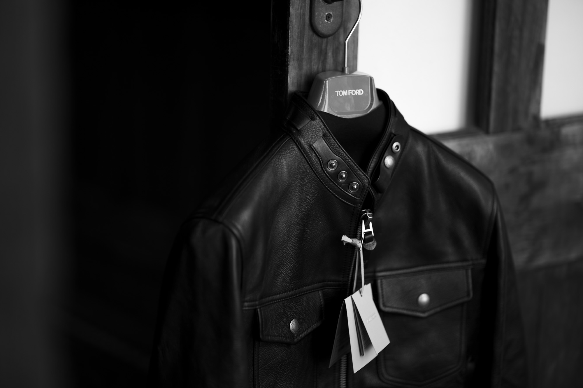 TOM FORD "GLOSSY GRAIN BIKER BLOUSON" 2022AW トムフォード レザージャケット ライダースジャケット シングルライダース 愛知 名古屋 Alto e Diritto altoediritto アルトエデリット BA459-TFL955