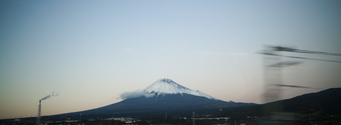 Mount Fuji 2022年12月27日火曜 2022.12.25 アルトエデリット Alto e Diritto 師走 虹霓 こうげい 中華 2022年12月20日 火曜 四川料理 一星 移転 那古野 虹霓さん 高級中華 愛知県名古屋市西区那古野1-34-16 052-756-3939 四川料理、中華料理 https://www.instagram.com/china.kougei/# https://omakase.in/r/yk870221 中国菜一星 Kimiyo.Tokyo 恵比寿 大阪とらふぐの会 キミヨトウキョウ 東京都渋谷区恵比寿３丁目２８−１２ ＡＴＹビル 2階 世界中でも、日本だけで食されているふぐ。その歴史は千年以上も昔から引き継がれたものです。それだけ日本人に愛され、文化として根付く「ふぐ」は「日本の食の誉れ」といえるのではないでしょうか。そんな「日本の食の誉れ」を春夏秋冬いつでも最高の状態でご提供できることに、私たちはいつも感謝しています。当店では、主に2〜3キロ前後のサイズの大型ふぐを使用しております（季節により変動あり）。とらふぐの会は会員制の料理店 うしごろ USHIGORO S. NISHIAZABU 東京都港区西麻布2-24-14 Barbizon73 B1F 全席完全個室、すべてにこだわり抜いた"うしごろ"の最高級ブランド各部屋専属の熟練した焼き師が、田村牧場から仕入れた極上希少部位と、岡崎牧場の「近江牛」を匠の技で焼き上げ、ご提供いたします。 牧場・血統にまでこだわり抜いた極上のコースを、世界の銘酒とあわせてご堪能いただけます。【鳥取 田村牧場】黒毛和牛の源流、「但馬」の血統を頑なに守り続ける田村牧場。長期肥育と牝の処女牛にこだわった、最高級の黒毛和牛を育て続けています。【滋賀 岡崎牧場】純血但馬牛の生産者として６代にわたる歴史をもつ岡崎牧場。和牛にかける情熱と味への飽くなきこだわりは、日本三大和牛の一つに称される「近江牛」の中でも最高峰の評価を得ています。"USHIGORO S."- Select ・ Special ・ Stylish ・ Smart ・ Spirit -厳選した特別な食材 ・ 洗練された空間 ・ スマートなサービス ・ 情熱 私たちの想いを『S』の一文字に込め、名付けました。 HOTEL ALLAMANDA AOYAMA HOTEL ALLAMANDA AOYAMA ホテル アラマンダ 青山 〒107-0061 東京都港区北青山2-7-13 チェックイン　アラマンダ青山 https://hotel-allamanda-aoyama.jp/ Roppongi 六本木 片山勇 isamukatayamabacklash ギロッポン 会心の一撃 スナック 恵比寿 歌って飲める、昭和レトロな憩いの場 YEBISU GARDEN PLACE チェキ ガーデンプレイス スナックオープン 中華風家庭料理 ふーみん (表参道/中華料理)　〒107-0062 東京都港区南青山５丁目７−１７ 03-3498-4466　表参道・青山エリアの南青山の中華料理店、中華風家庭料理 ふーみんのオフィシャルページです　CHACOあまみや　千駄ヶ谷の有名なステーキ屋「CHACOあめみや」 炭焼きステーキ 〒151-0051 東京都渋谷区千駄ケ谷１丁目７−１２ 03-3402-6066 http://chacoamemiya.com/sp/ １９７９年（昭和５４年）に開店してから当時のままの姿の店内は重みを感じる。　（お客様からは「昭和の香りがする・・」と言われます）真っ白だった壁も年月を感じさせる趣がある。店内に入るとまず目に入るのが、大きな炭焼きの竈。営業当時からの肉の旨みを沢山吸い込んでいるかも・・・。１９７９年（昭和５４年）に開店してから当時のままの姿の店内は重みを感じる。　（お客様からは「昭和の香りがする・・」と言われます）真っ白だった壁も年月を感じさせる趣がある。店内に入るとまず目に入るのが、大きな炭焼きの竈。営業当時からの肉の旨みを沢山吸い込んでいるかも・・・。炭で焼かれたステーキのお皿は鉄板ではなく鋳物です。牛肉は融点が高いため冷めやすい鉄板ではすぐに肉が固くなってしまいます。チャコのお皿は長い時間温かいので柔らかい牛肉をゆっくりご賞味いただけます。ワイン片手に語らいながら心安らぐ美味しい時間をお過ごしください。LA BISBOCCIA　ラ・ビスボッチャ/LA BISBOCCIA (広尾/イタリアン) RISTORANTE LA BISBOCCIA 〒150-0013 東京都渋谷区恵比寿2-36-13 広尾MTRビル1F "イタリア政府公認レストラン"として選ばれた本格的イタリアン。スタッフもイタリア人が中心で、イタリアにいる気分になれそうな空間。 https://labisboccia.tokyo/ 愛知 名古屋 Vineria Cassini ヴィネリア カッシーニ 東別院 イタリアン 愛知県名古屋市中区伊勢山1-9-13 伊勢山ハイツ1F #1F Iseyamahaitsu, 1-9-13 Iseyama Naka-ku, Nagoya-shi, Aichi-ken 460-0026, Japan イタリアを旅するような気分で楽しむ郷土料理と様々なワイン "Vineria(ヴィネリア)とは、イタリア語でVino(ワイン)＋Osteria(食堂)を足した造語です。 イタリアの郷土料理とその土地で造られた様々なワインをイタリアを旅するような気分でお楽しみいただけます。 「イタリア現地の味」を目指した素材を生かすストレートかつ伝統的なイタリア料理をアラカルトもしくはコースでお楽しみください。 約200種類のイタリアワインの中から、ソムリエがベストなワインを選びます。お料理やお好みに合わせたグラスワインやワインコースもご用意しております。"2021年10月15日 煖 MEI メイ イタリアン 国際センター 名古屋市西区那古野1-23-2 四間道糸重3 mei-nagoya.com shikemichi サンタキアラ Santa Chiara コース 18時一斉スタート きのこ キノコ 森内敬子　モーゼ十戒　ナナツモリピノノワール 2016 pinot noir ドメーヌタカヒコ 曽我貴彦 北海道余市郡余市町登町1395 ワイン名古屋市東区徳川町　天然キノコ MEI 那古野 ネコ 猫　にゃんこ 愛知 名古屋 Alto e Diritto altoediritto アルトエデリット カウンター7席 えごま　味噌カツ ミソカツ みそかつ とんかつ 東別院 〒460-0021 愛知県名古屋市中区平和2丁目16-15 052-323-0963 鶴舞線のガード下にあるトンカツの美味しいお店 みそかつ えごま　和食 美奈登 ミナト 老舗焼肉店 神宮前/焼肉 レトロ モクモク 味噌ダレ とんちゃん 熱田 ホルモン ヤキニク とんねるず ペレ きたなシュラン 懐かし 名鉄堀田駅から徒歩20分 瑞穂区 〒467-0879 愛知県名古屋市瑞穂区平郷町2-6-2 LA VAGABONDE ラ・ヴァガボンド フレンチ フランス料理 鶴舞 ラヴァカボンド chef ryousuke iwamoto 岩本龍介 予約のとれないフレンチ 名店 美食家 放浪者 旅人 愛知県名古屋市中区千代田2丁目14-24 キャノンピア鶴舞 1F 愛知 名古屋 Alto e Diritto altoediritto アルトエデリット 超絶フレンチ ドレスコード ディナー STEAK HOUSE Beef Okuma ステーキハウス ビーフオークマ 名古屋店 霜降り黒毛和牛 サーロイン フィレ シャトーブリアン 仙台牛 宮城牛 近江牛 150g 200g ハンバーグ 松坂屋 名古屋店 愛知　名古屋 Alto e Diritto altoediritto GW休暇 Alto e Diritto アルトエデリット altoediritto 愛知 名古屋 ゴールデンウィーク 休暇 炭火焼肉 煖 だん ダン 愛知 名古屋 焼き肉 名駅店 瑞穂本店 Alto e Diritto altoediritto アルトエデリット 夢 希望 Dream FREEMASONRY フリーメーソン AUDEMARS PIGUET オーデマピゲ SEX PISTOLS セックスピストルズ JOY DIVISION ジョイディヴィジョン DAVID BOWIE デヴィットボーウィ THE VELVET UNDERGROUND ザベルベットアンダーグラウンド THE ROLLING STONES ザローリングストーンズ QUEEN クイーン LED ZEPPELIN レッドツェッペリン Alto e Diritto アルトエデリット 愛知 名古屋 Italy MOORER ムーレー / BELVEST ベルベスト / ISAIA イザイア / LUCA GRASSIA ルカグラシア / Alfredo Rifugio アルフレードリフージオ / LARDINI ラルディーニ / De Petrillo デ・ペトリロ / TAGLIATORE タリアトーレ / Sealup シーラップ / EMMETI エンメティ / CINQUANTA チンクアンタ / SILENCE サイレンス / MOLEC モレック / Finamore フィナモレ / ORIAN オリアン / AVINO Laboratorio Napoletano アヴィーノ / INCOTEX インコテックス / INCOTEX SLACKS インコテックススラックス / PT TORINO ピーティートリノ / BERWICH ベルウィッチ / VIGANO ヴィガーノ / RICHARD J.BROWN リチャードJブラウン / FEDELI フェデーリ / MANRICO CASHMERE マンリコカシミヤ / ZANONE ザノーネ / Cruciani クルチアーニ / GRAN SASSO グランサッソ / Settefili Cashmere セッテフィーリカシミア / Girelli Bruni ジレリブルーニ / ENZO BONAFE エンツォボナフェ / FERRANTE フェランテ / GHOUD ゴード / ACATE アカーテ / Cisei シセイ / STEFANO RICCI ステファノリッチ / ALPO アル France Georges de Patricia ジョルジュドパトリシア / SAINT LAURENTサンローラン / CELINE セリーヌ / AUBERCY オーベルシー / lucien pellat-finet ルシアンペラフィネ / NATIONAL STANDARD ナショナルスタンダー U.S.A. South Paradiso Leather サウスパラディソ / JACQUESMARIEMAGE ジャックマリーマージュ / MARC MARMEL マークマーメル / WHITE'S BOOTS ホワイツブーツ / JUTTA NEUMANN ユッタニューマン England GRENFELL グレンフェル / J&M DAVIDSON ジェイアンドエムディヴィッドソン / JAMES GROSE ジェームスグロース / JOHN SMEDLEY ジョンスメドレー / Johnstons ジョンストンズ Other FIXER フィクサー / cuervo bopoha クエルボ ヴァローナ / BACKLASH The Line バックラッシュ ザライン / RIVORA リヴォラ / C.QP / Order Suit オーダースーツ 愛知 名古屋 Alto e Diritto altoediritto アルトエデリット