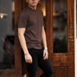 FEDELI(フェデリ) Crew Neck T-shirt (クルーネック Tシャツ) ギザコットン Tシャツ BROWN(ブラウン・43) made in italy (イタリア製) 2023 春夏 【ご予約受付中】のイメージ