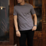 FEDELI(フェデリ) Crew Neck T-shirt (クルーネック Tシャツ) ギザコットン Tシャツ GRAY(グレー・84) made in italy (イタリア製) 2023 春夏 【ご予約受付中】のイメージ
