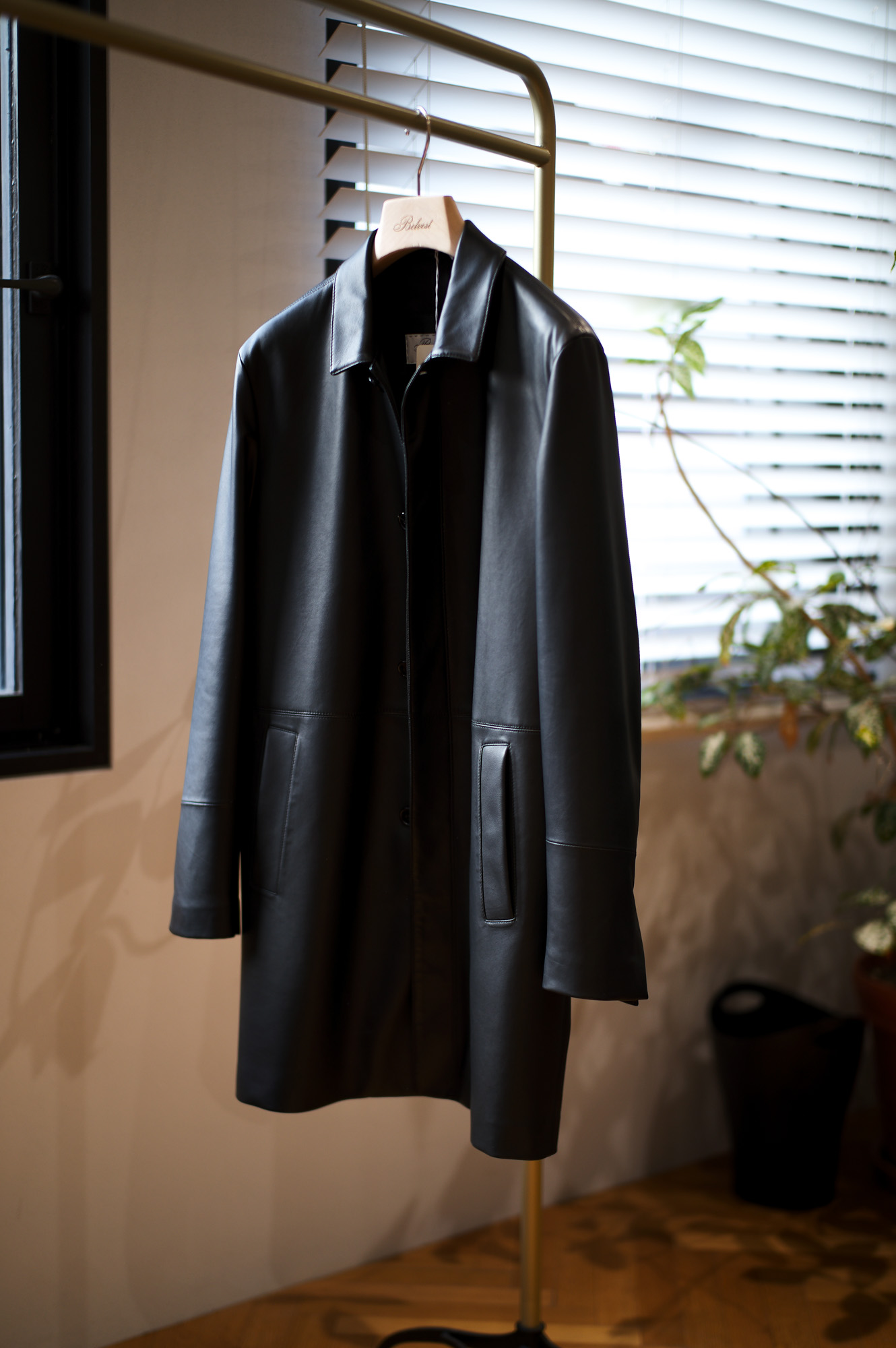 BELVEST / ベルベスト (2023 秋冬 展示会) 愛知 名古屋 Alto e Diritto altoediritto アルトエデリット LEATHER COAT LAMB NAPPA レザーコート SINGLE JACKET 2PATCH LAMB NAPPA レザージャケット 柄ジャケット ブラック 2023秋冬オーダー分